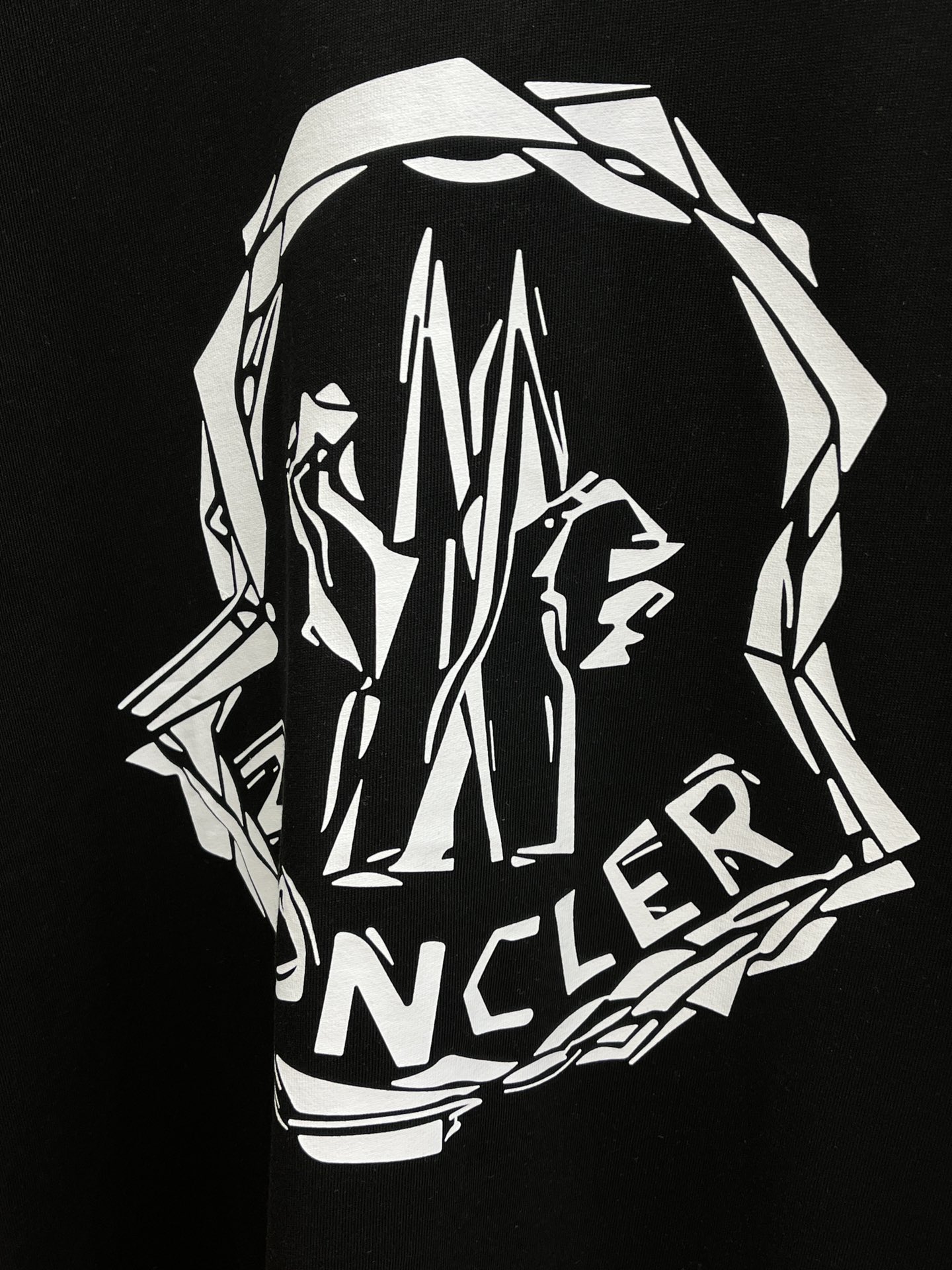 新品 Mon 🔥🔥春夏新款男女同款👫短袖圆领T恤，极具个性高级风，标志logo印花工艺设计！定制纯棉面料