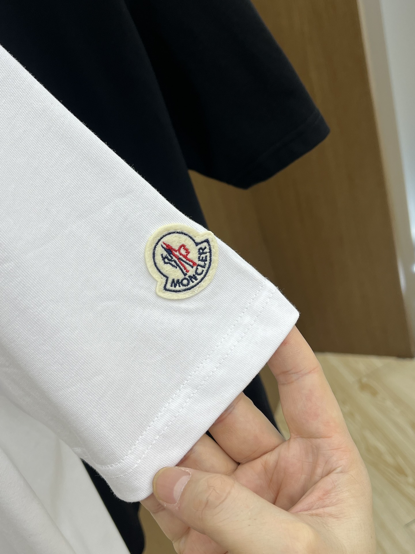 新品 Mon 🔥🔥春夏新款男女同款👫短袖圆领T恤，极具个性高级风，标志logo印花工艺设计！定制纯棉面料