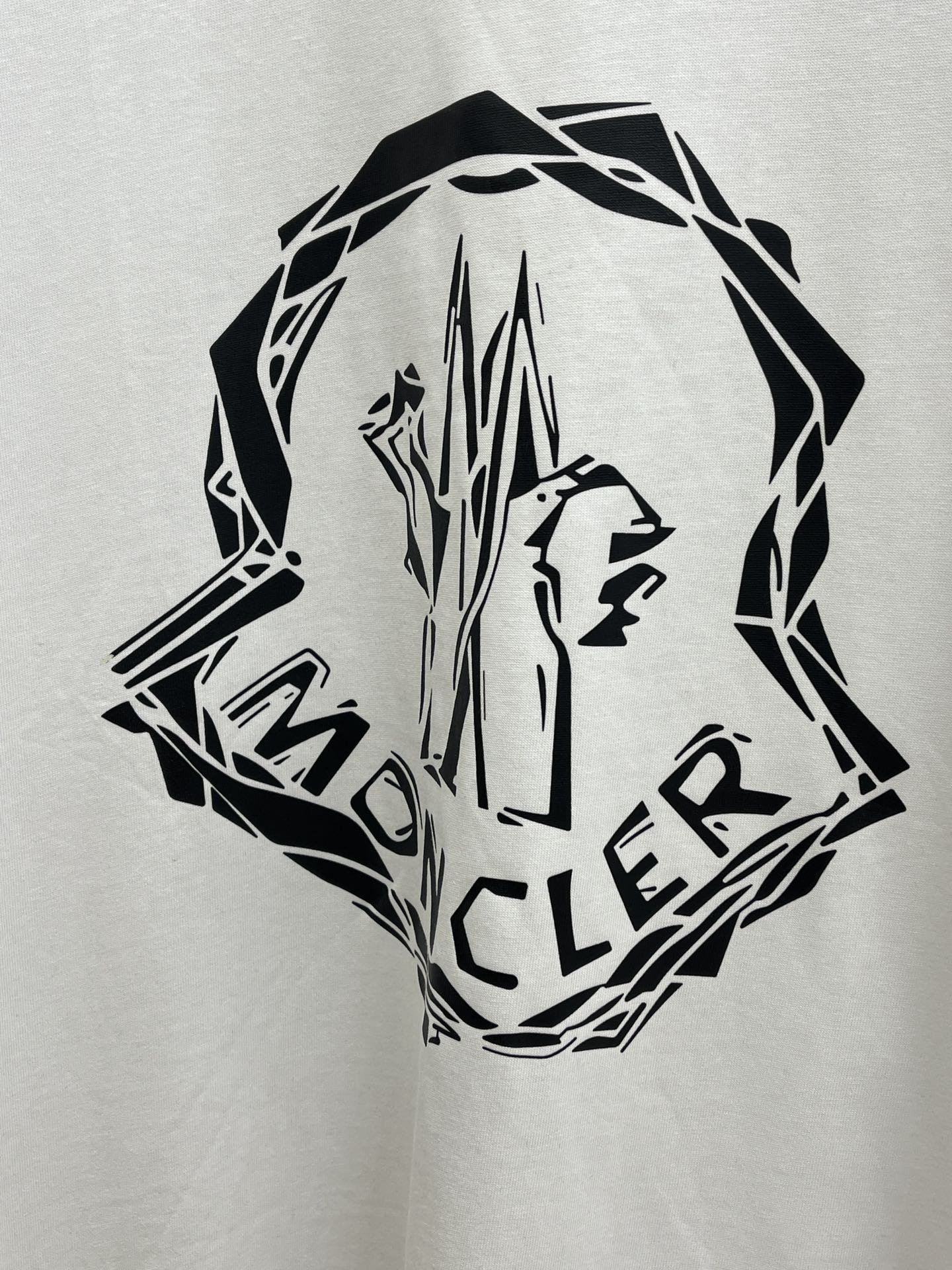 新品 Mon 🔥🔥春夏新款男女同款👫短袖圆领T恤，极具个性高级风，标志logo印花工艺设计！定制纯棉面料