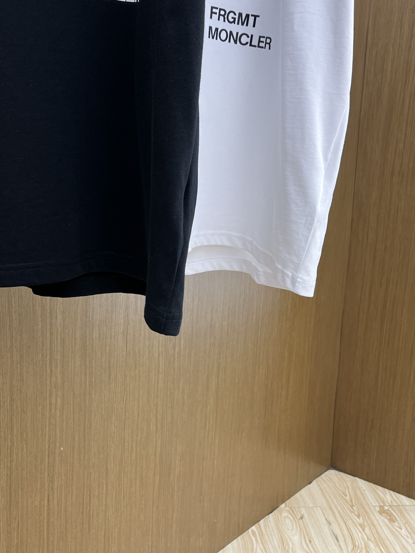 新品 Mon 🔥🔥春夏新款男女同款👫短袖圆领T恤，极具个性高级风，标志logo印花工艺设计！定制纯棉面料