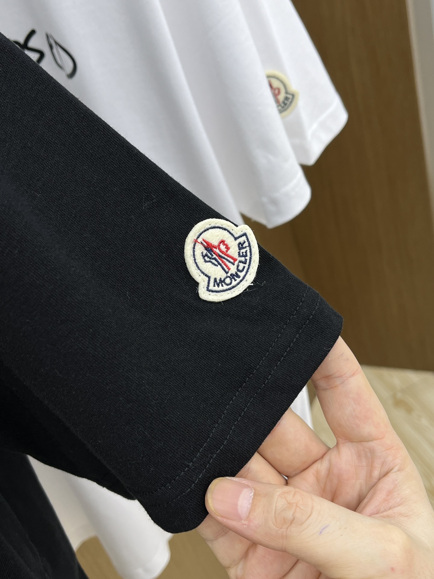 新品 Mon 🔥🔥春夏新款男女同款👫短袖圆领T恤，极具个性高级风，标志logo印花工艺设计！定制纯棉面料