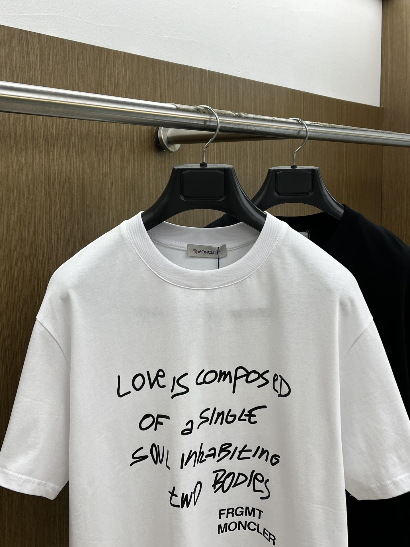 新品 Mon 🔥🔥春夏新款男女同款👫短袖圆领T恤，极具个性高级风，标志logo印花工艺设计！定制纯棉面料