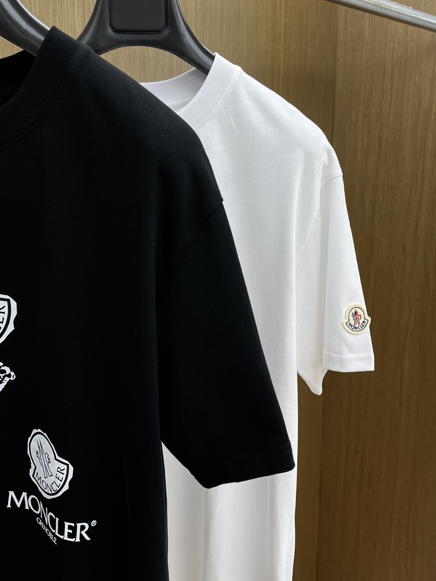 新品 Mon 🔥春夏新款男女同款👫短袖圆领T恤，极具个性高级风，标志logo印花工艺设计！定制纯棉面料！