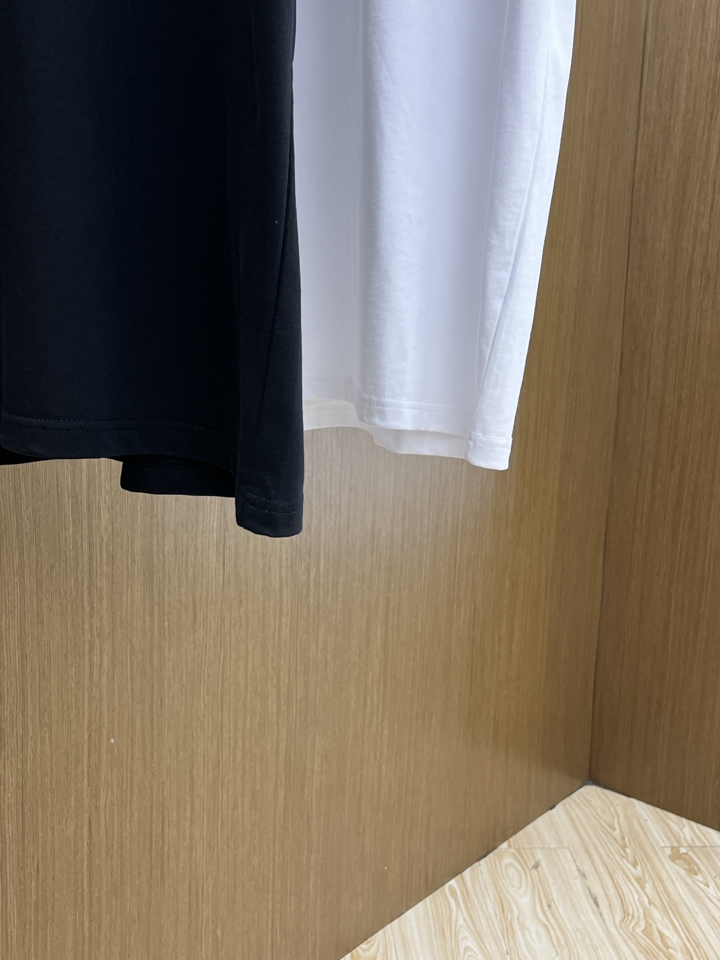 新品 VW  🔥春夏新款男女同款👫短袖圆领T恤，极具个性高级风，标志logo印花工艺设计！定制纯棉面料！