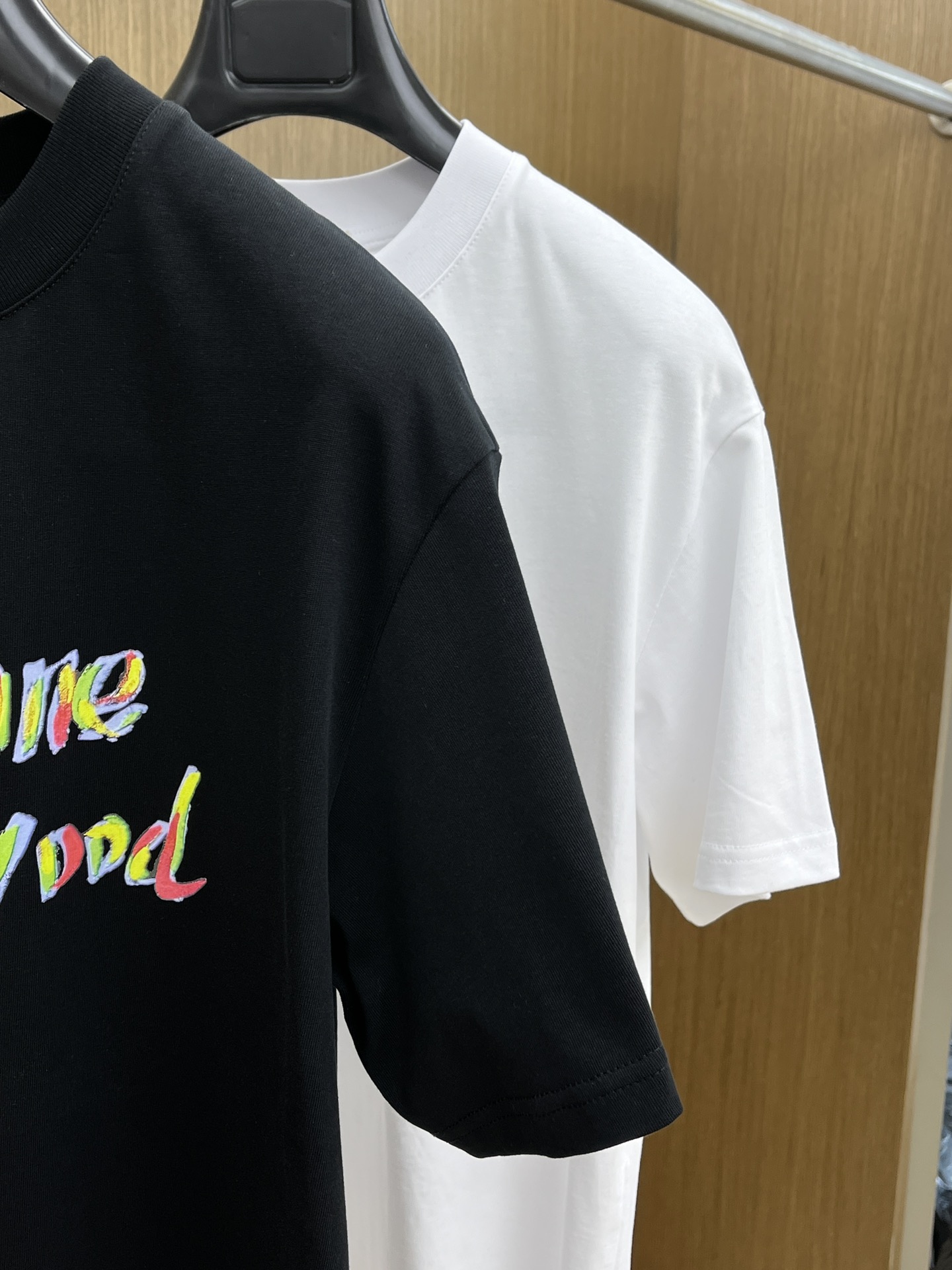 新品 VW  🔥春夏新款男女同款👫短袖圆领T恤，极具个性高级风，标志logo印花工艺设计！定制纯棉面料！