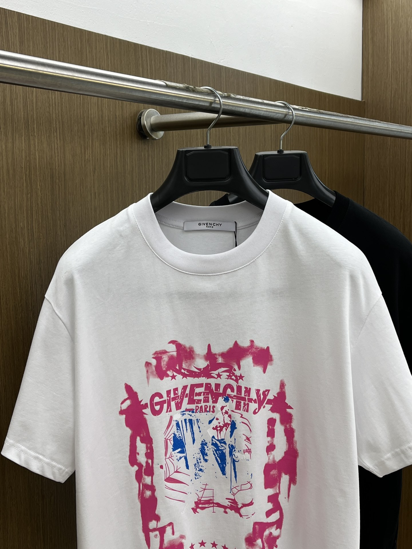 新品 Gvc  🔥春夏新款男女同款👫短袖圆领T恤，极具个性高级风，标志logo印花工艺设计！定制纯棉面料