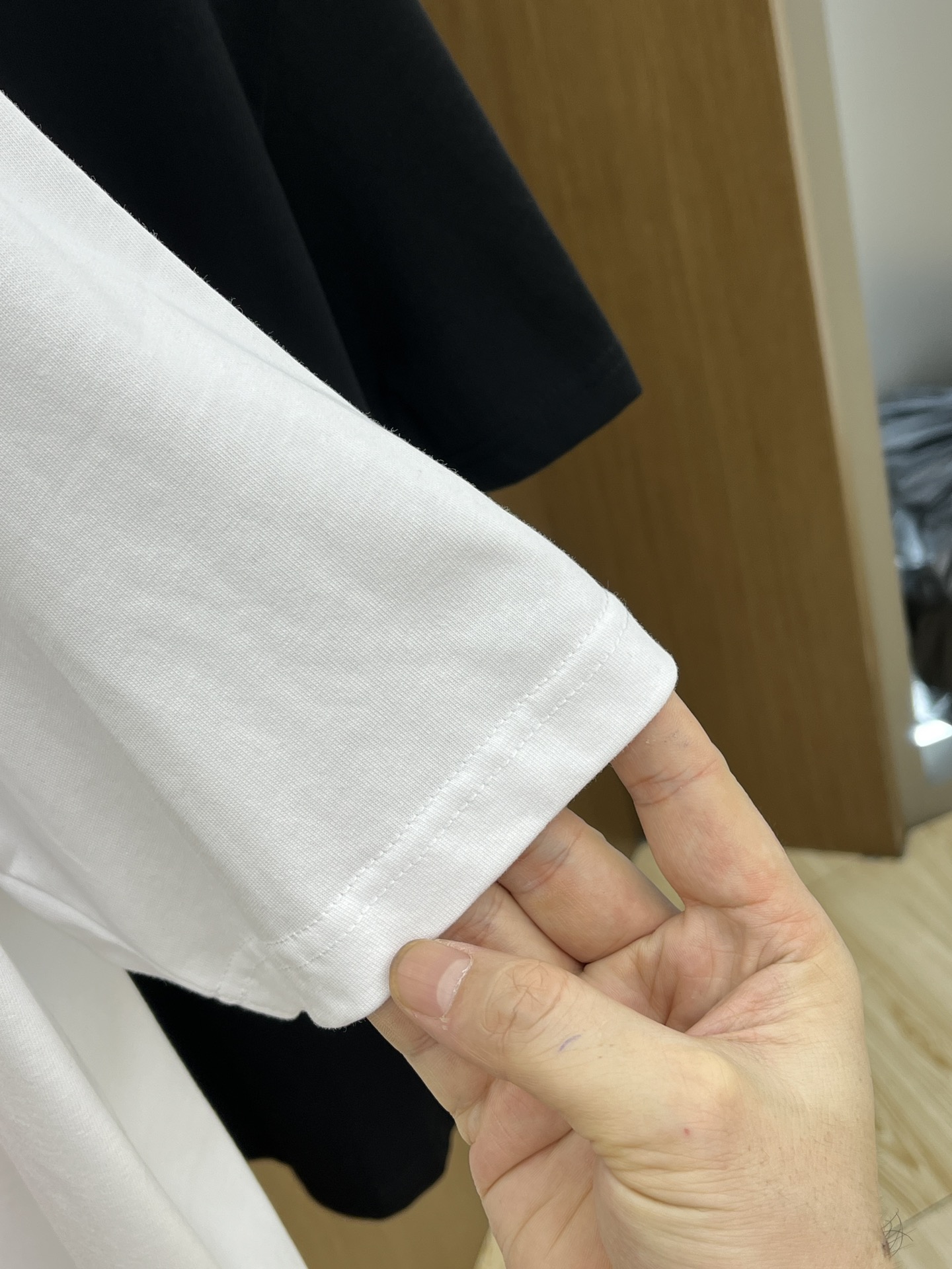 新品 Gvc  🔥春夏新款男女同款👫短袖圆领T恤，极具个性高级风，标志logo印花工艺设计！定制纯棉面料