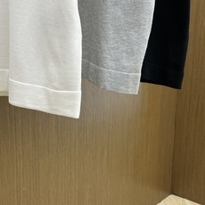 新品 Mon 🔥🔥春夏新品针织翻领Polo衫,进口纱线针织面料,手感柔软。胸前图案采用立体刺绣工艺,正面 新品 Mon 🔥🔥春夏新品针织翻领Polo衫,进口纱线针织面料,手感柔软。胸前图案采用立体刺绣工艺,正面