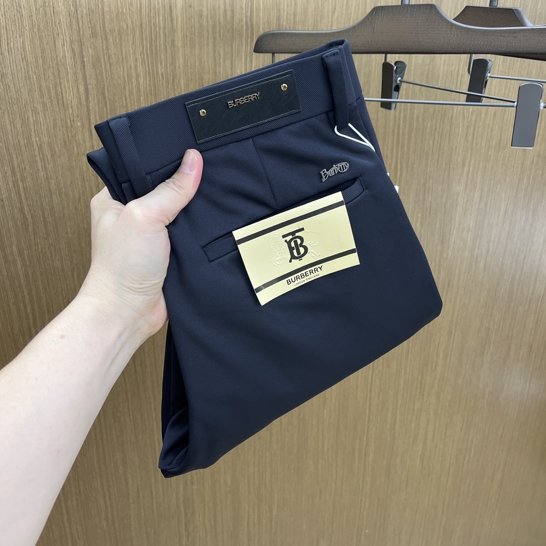 NO:467285,Autumn and Winter BBR 1955ss Autumn and Winter new products, available on the official website simultaneously, men's high-end business casual trousers, high-end imported fabric, with elasticity, silicone letter pressing on the back, five combinations, namely classic and fashionable, combined tailor, unrestrained upper body effect, comfortable and breathable fax number 30-3837,,alexander wang19860909秋冬 BBR 1955ss秋冬新品,官网同步有售,男士高端商务休闲西裤,高端进口面料,带弹力,后面采用硅胶字母压胶,五搭配,即经典又时尚,合体裁缝,上身效果无约束感 ,舒适透气fax 码数30-3837,,alexander wang,Men's clothing