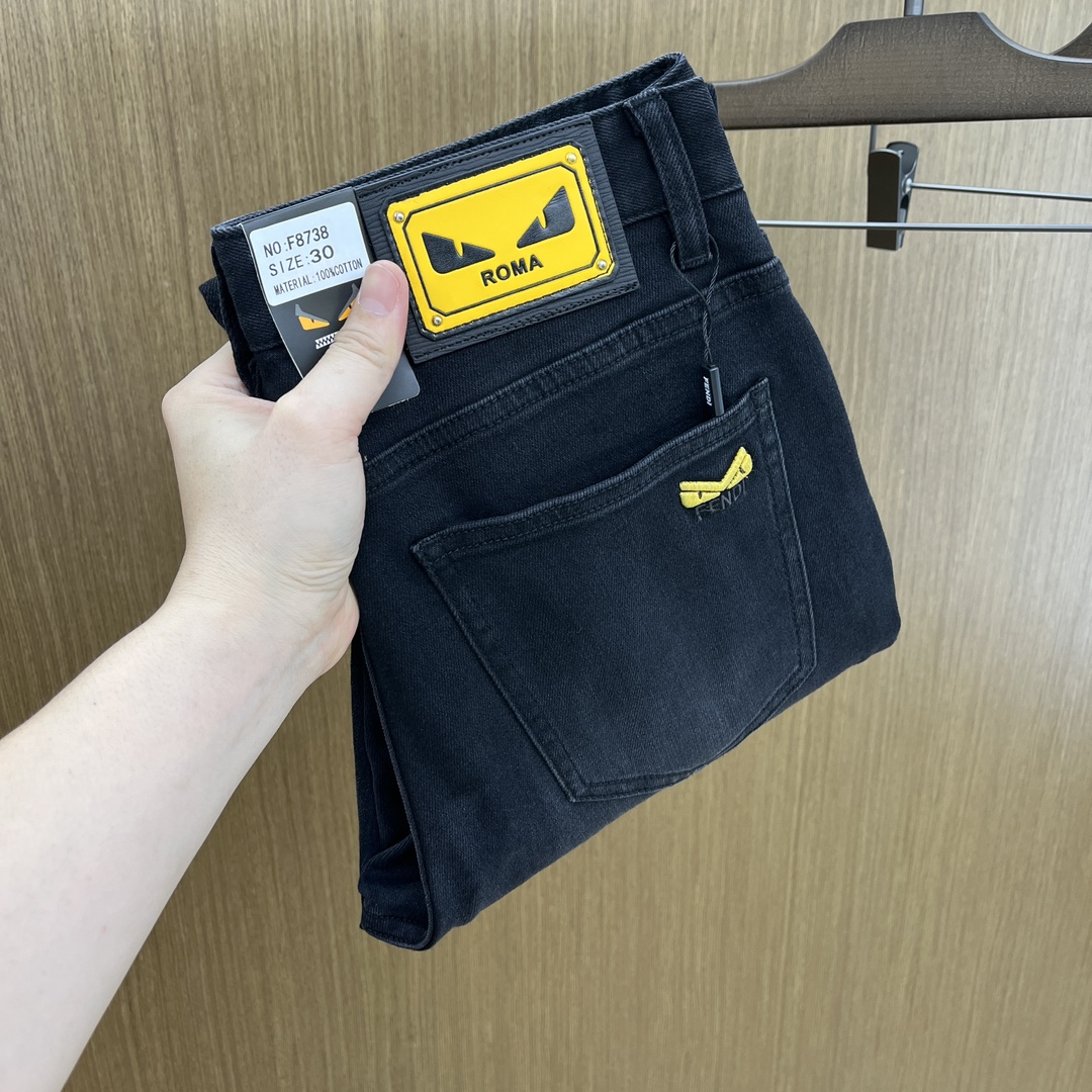 NO:470187,Autumn and Winter FD high-end customization, 25SS autumn and winter latest jeans are available at the counter simultaneously, imported color fixing fabrics, original custom reproduction, customer-supplied hardware and auxiliary materials, original quality, heavy industry washing, fine workmanship and excellent upper body!  Preferred single product produced by fax, number 29-38 without 35.37, jeans, alexander wang19860909秋冬 FD 高端定制、25SS秋冬最新款牛仔裤 柜台同步发售 进口固色面料 原版定制复刻 客供五金辅料 原单品质 重工洗水 做工走线精细 上身绝佳！优选单品 fax出品 码数29-38无35.37,,jeans,alexander wang,Men's clothing