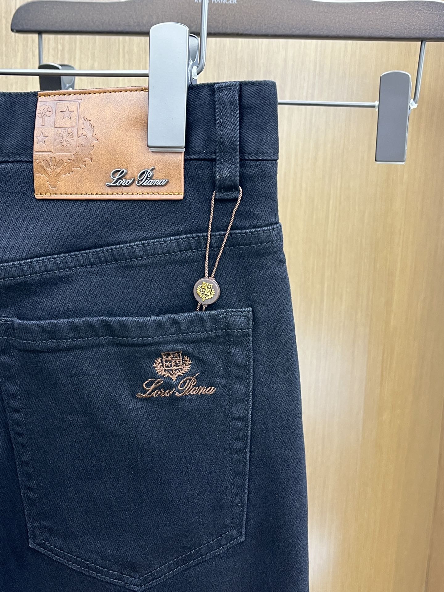 新品 lP🆕 🔥🔥高端定制、2025早春最新款牛仔裤 柜台同步发售 原版定制复刻 客供五金辅料 原单品质