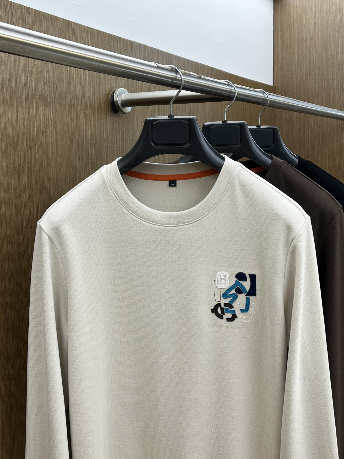 秋冬 Her 🔥早秋新款首发专柜最新款长袖圆领羊毛T恤 高端订制 设计前卫时尚！品牌logo工艺设计 高