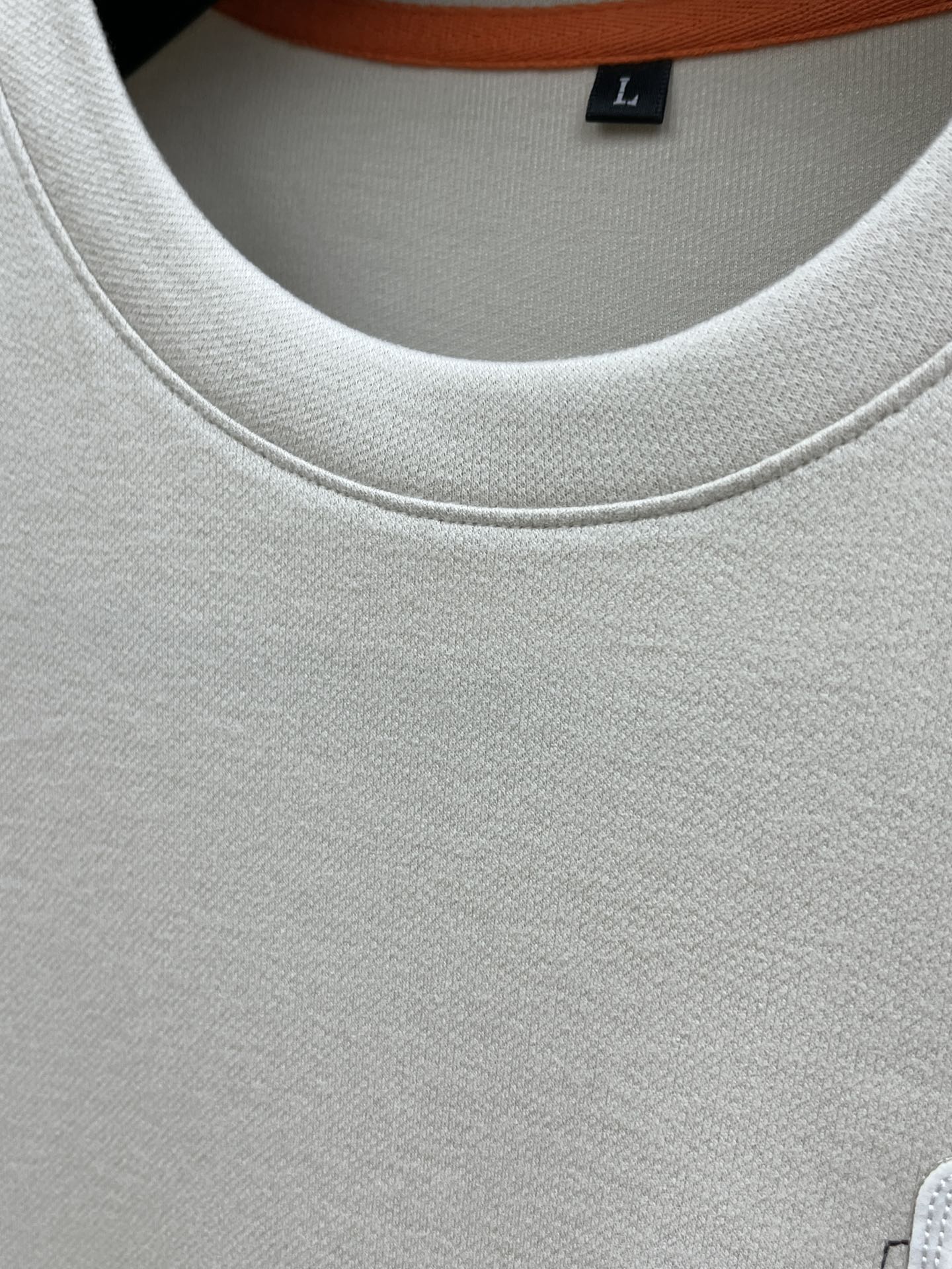 秋冬 Her 🔥早秋新款首发专柜最新款长袖圆领羊毛T恤 高端订制 设计前卫时尚！品牌logo工艺设计 高