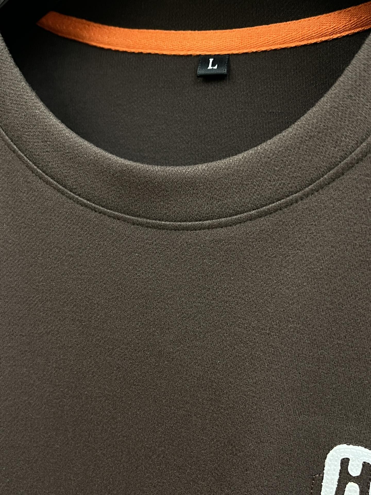 秋冬 Her 🔥早秋新款首发专柜最新款长袖圆领羊毛T恤 高端订制 设计前卫时尚！品牌logo工艺设计 高