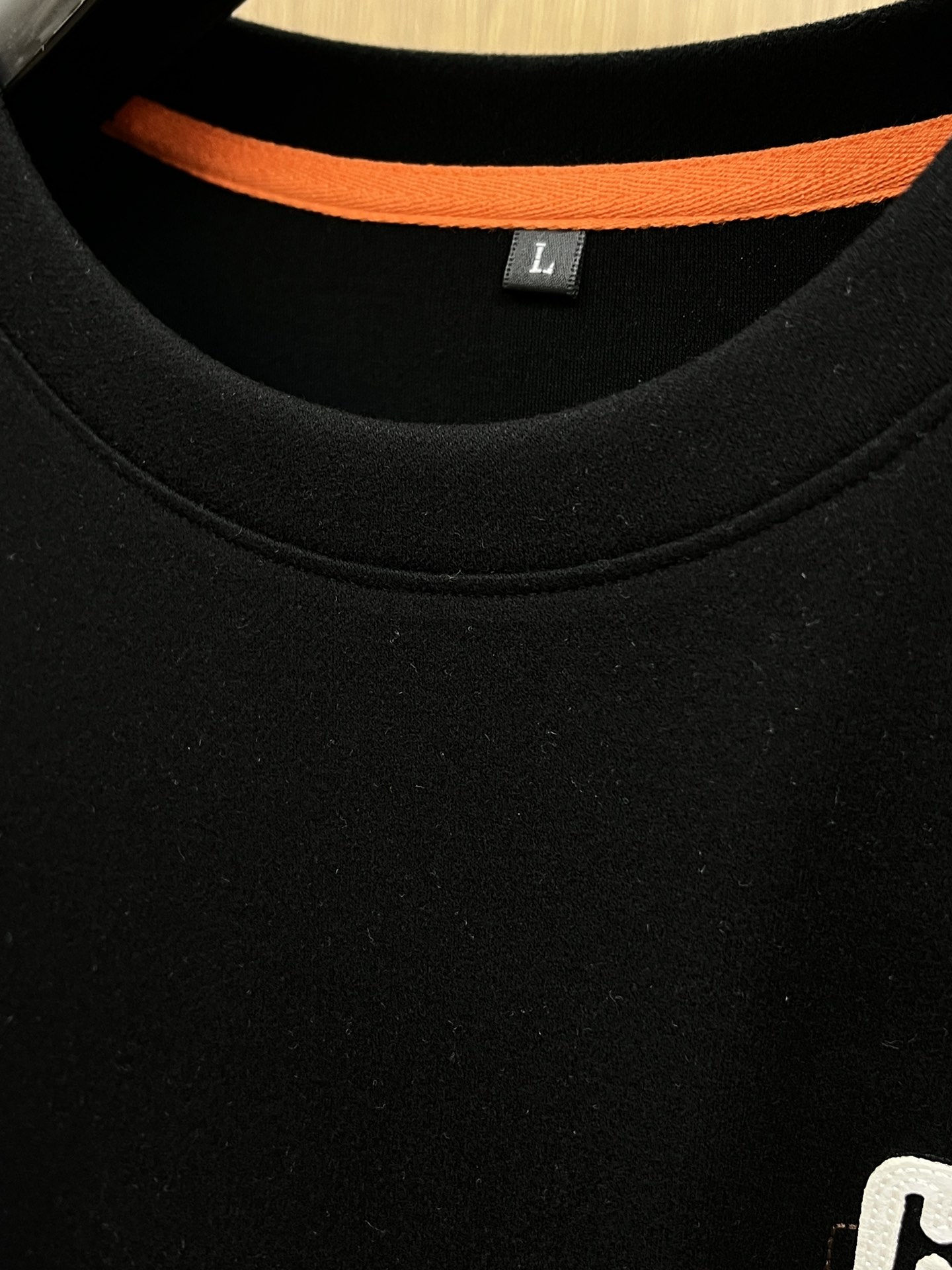 秋冬 Her 🔥早秋新款首发专柜最新款长袖圆领羊毛T恤 高端订制 设计前卫时尚！品牌logo工艺设计 高