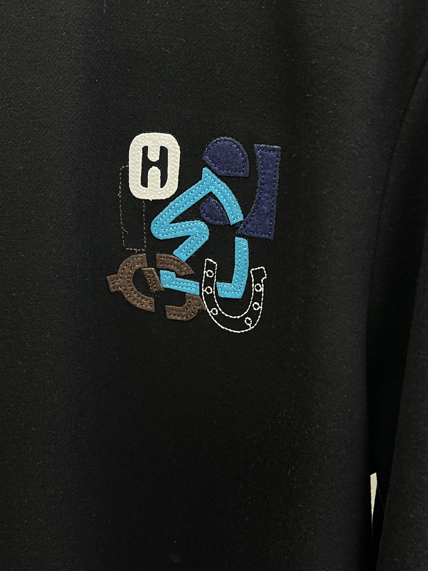 秋冬 Her 🔥早秋新款首发专柜最新款长袖圆领羊毛T恤 高端订制 设计前卫时尚！品牌logo工艺设计 高