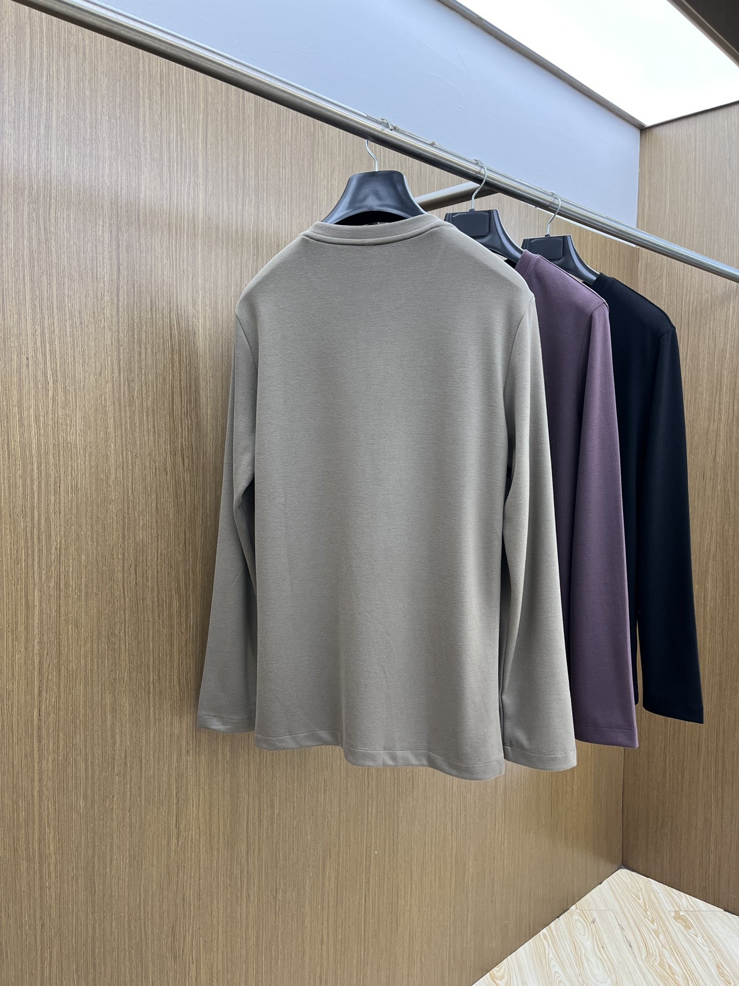 秋冬 PD 🔥早秋新款首发专柜最新款长袖圆领羊毛T恤 高端订制 设计前卫时尚！品牌logo工艺设计 高端