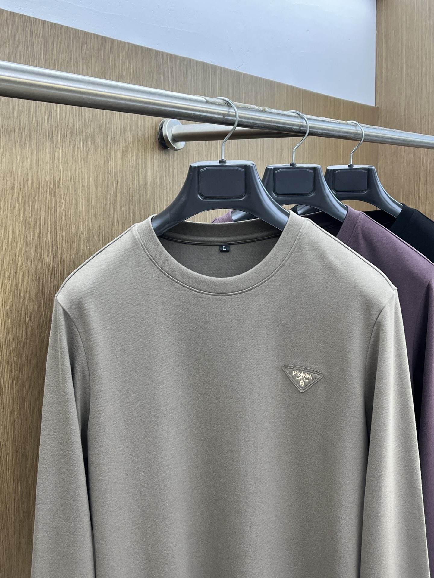 秋冬 PD 🔥早秋新款首发专柜最新款长袖圆领羊毛T恤 高端订制 设计前卫时尚！品牌logo工艺设计 高端