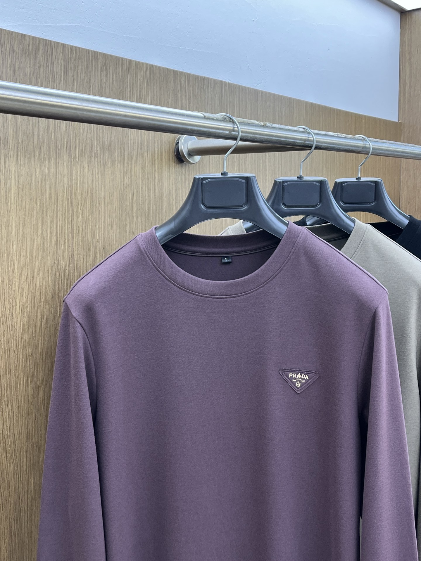 秋冬 PD 🔥早秋新款首发专柜最新款长袖圆领羊毛T恤 高端订制 设计前卫时尚！品牌logo工艺设计 高端