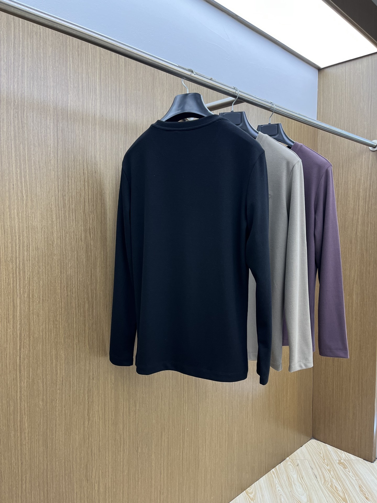 秋冬 PD 🔥早秋新款首发专柜最新款长袖圆领羊毛T恤 高端订制 设计前卫时尚！品牌logo工艺设计 高端