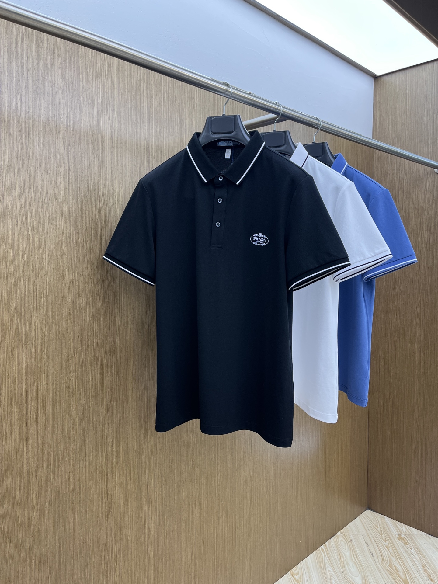 新款 PD 🔥🔥春夏新款男士短袖Polo衫，品牌最新设计元素！既不单调也不复杂,恰到好处的展现品味！客供