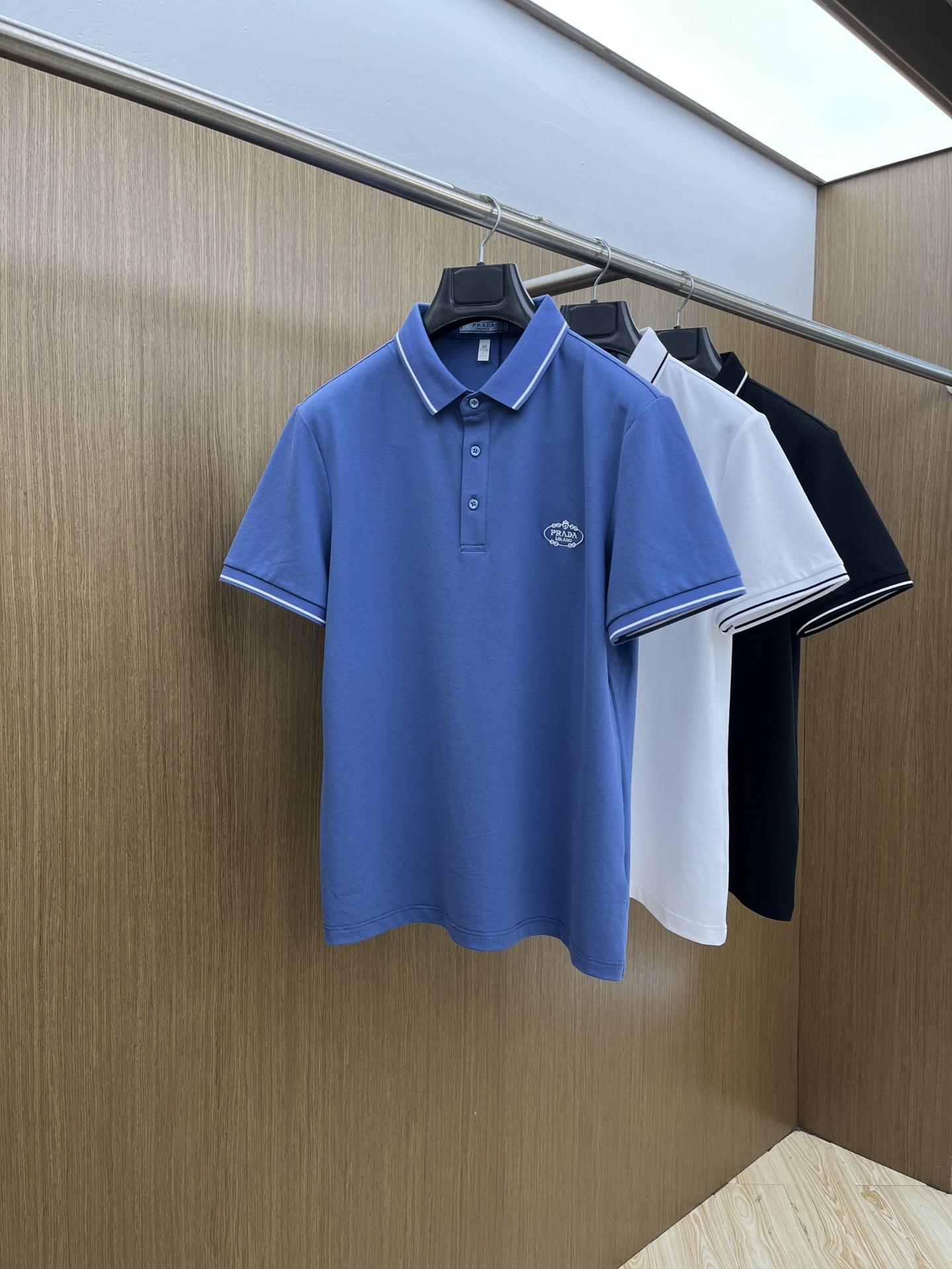 新款 PD 🔥🔥春夏新款男士短袖Polo衫，品牌最新设计元素！既不单调也不复杂,恰到好处的展现品味！客供