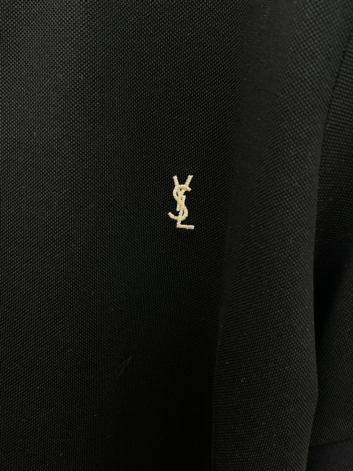 新款 YSL🔥🔥春夏新款男士短袖Polo衫，品牌最新设计元素！既不单调也不复杂,恰到好处的展现品味！客供