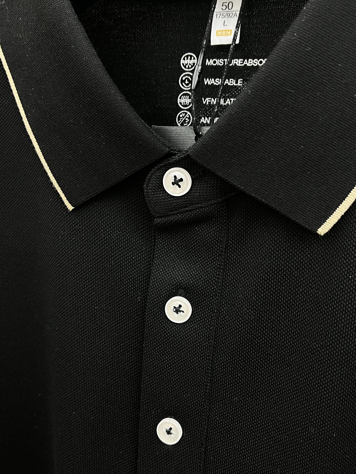 新款 YSL🔥🔥春夏新款男士短袖Polo衫，品牌最新设计元素！既不单调也不复杂,恰到好处的展现品味！客供