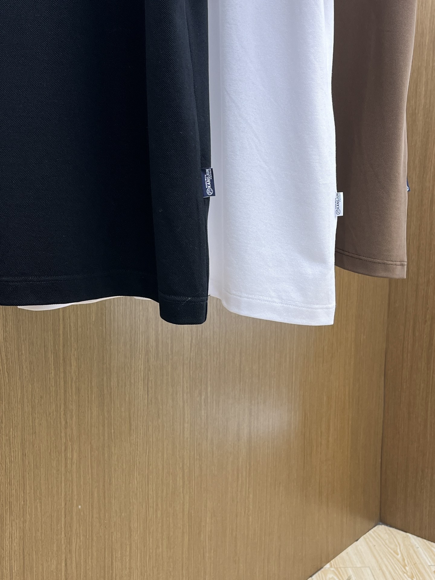 新款 YSL🔥🔥春夏新款男士短袖Polo衫，品牌最新设计元素！既不单调也不复杂,恰到好处的展现品味！客供