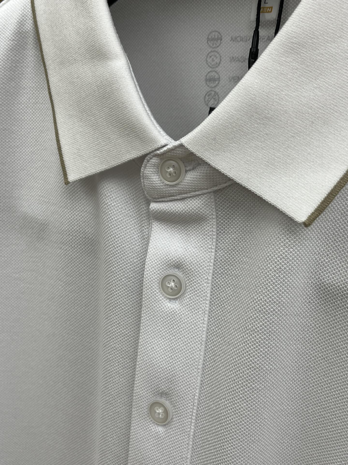 新款 YSL🔥🔥春夏新款男士短袖Polo衫，品牌最新设计元素！既不单调也不复杂,恰到好处的展现品味！客供