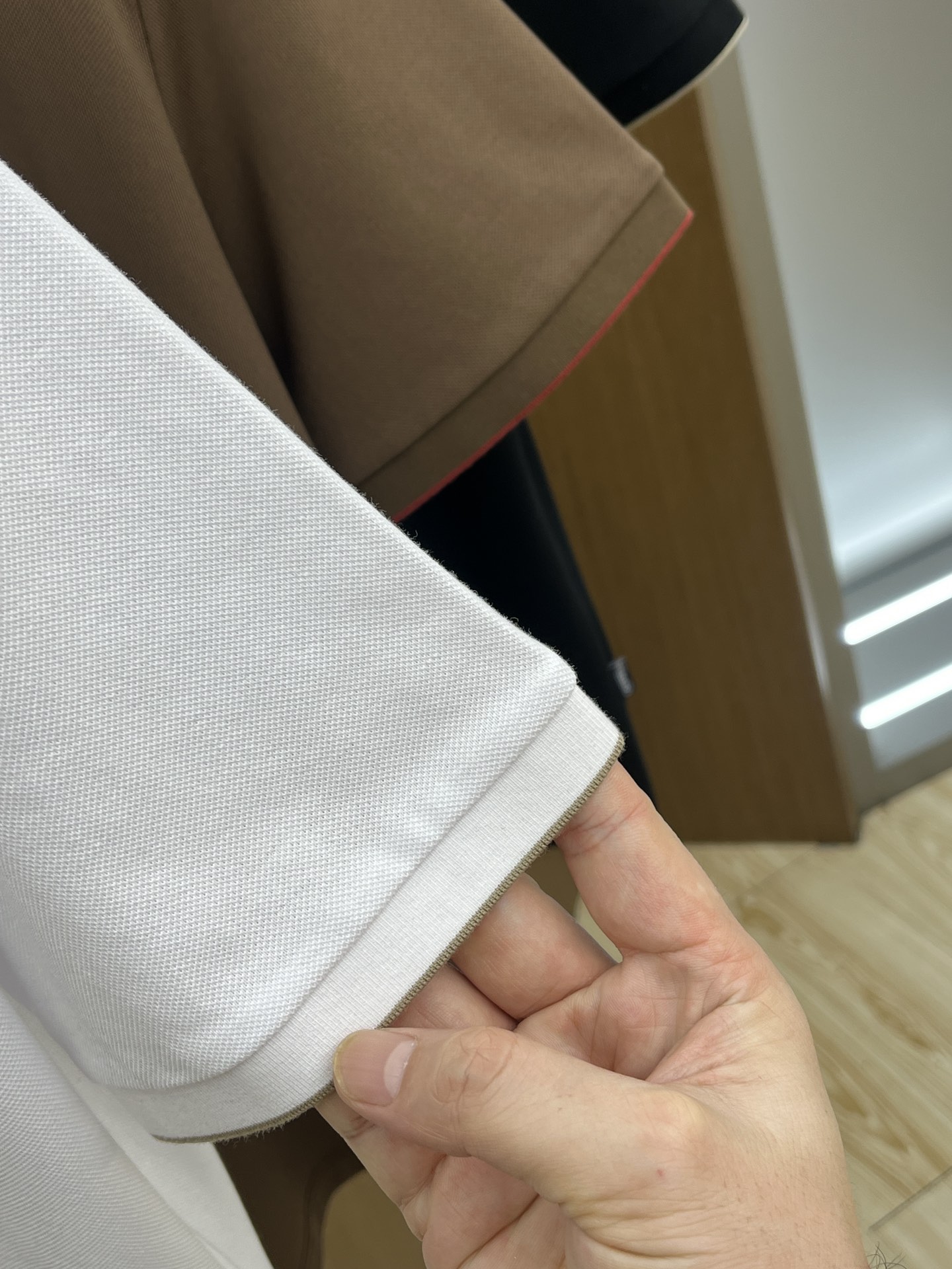 新款 YSL🔥🔥春夏新款男士短袖Polo衫，品牌最新设计元素！既不单调也不复杂,恰到好处的展现品味！客供