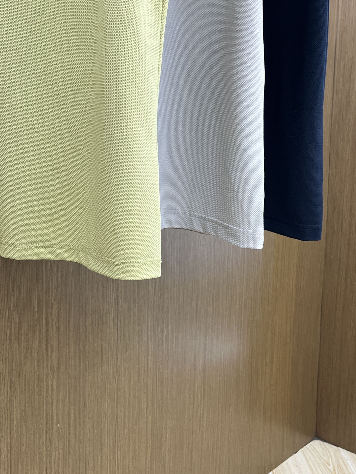 新款 Kiton 🔥🔥春夏新款男士短袖Polo衫，品牌最新设计元素！既不单调也不复杂,恰到好处的展现品味