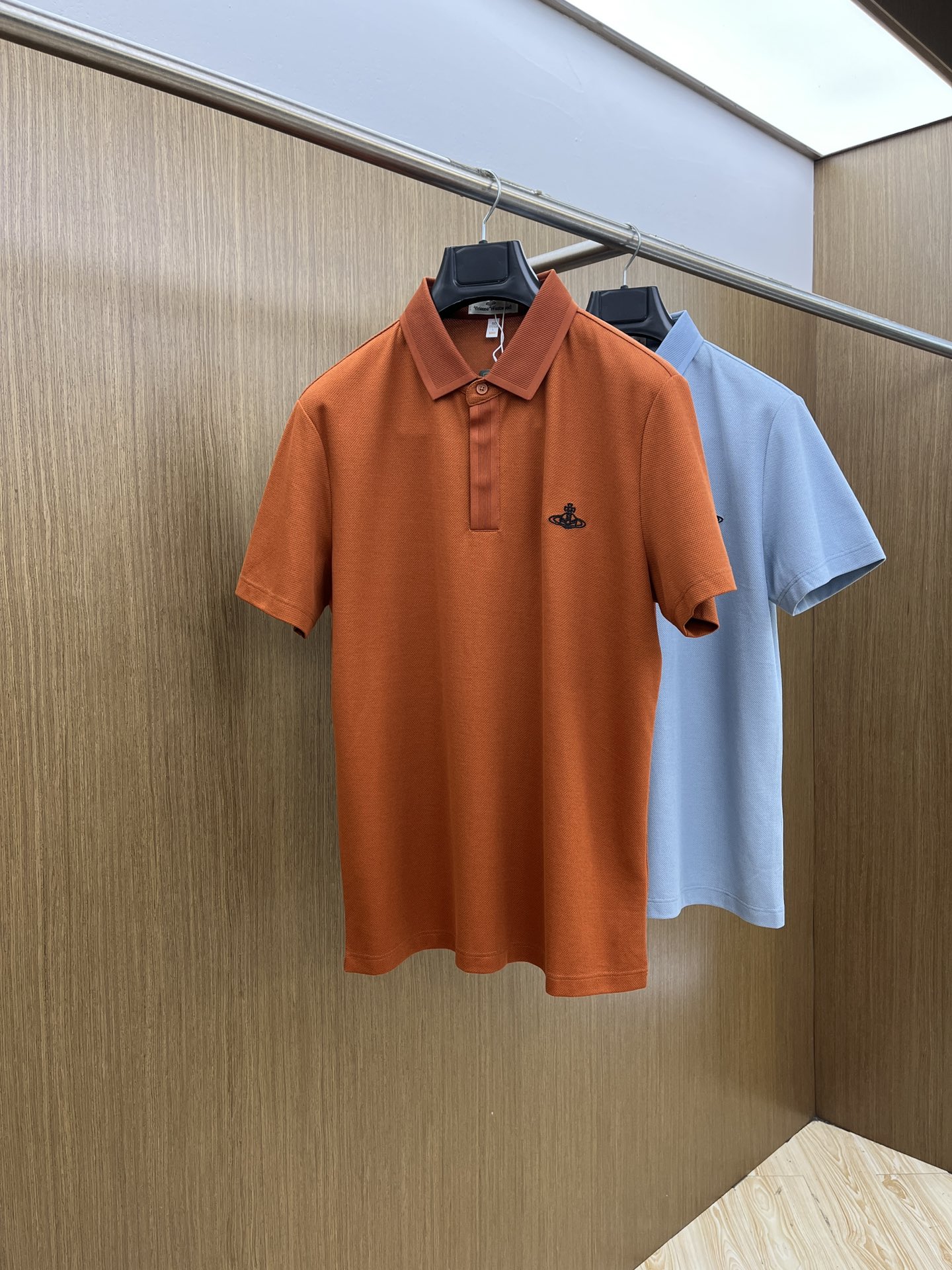 新款 VW 🔥🔥春夏新款男士短袖Polo衫，品牌最新设计元素！既不单调也不复杂,恰到好处的展现品味！客供