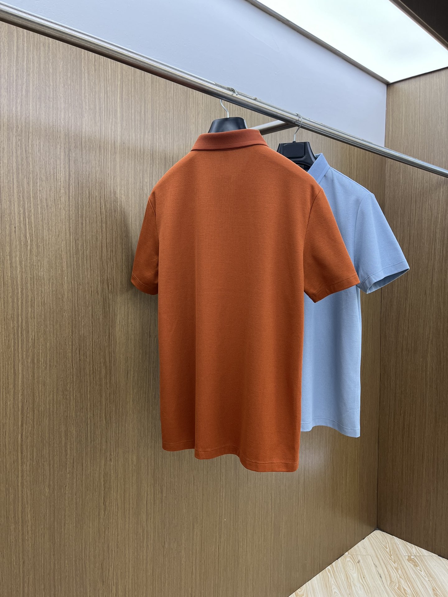 新款 VW 🔥🔥春夏新款男士短袖Polo衫，品牌最新设计元素！既不单调也不复杂,恰到好处的展现品味！客供