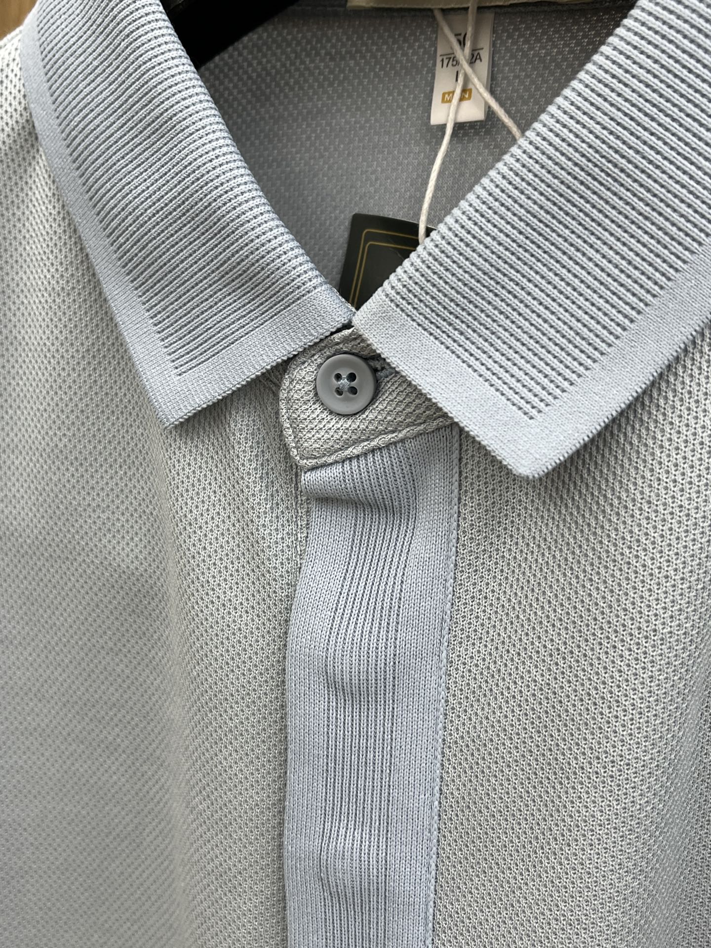 新款 VW 🔥🔥春夏新款男士短袖Polo衫，品牌最新设计元素！既不单调也不复杂,恰到好处的展现品味！客供