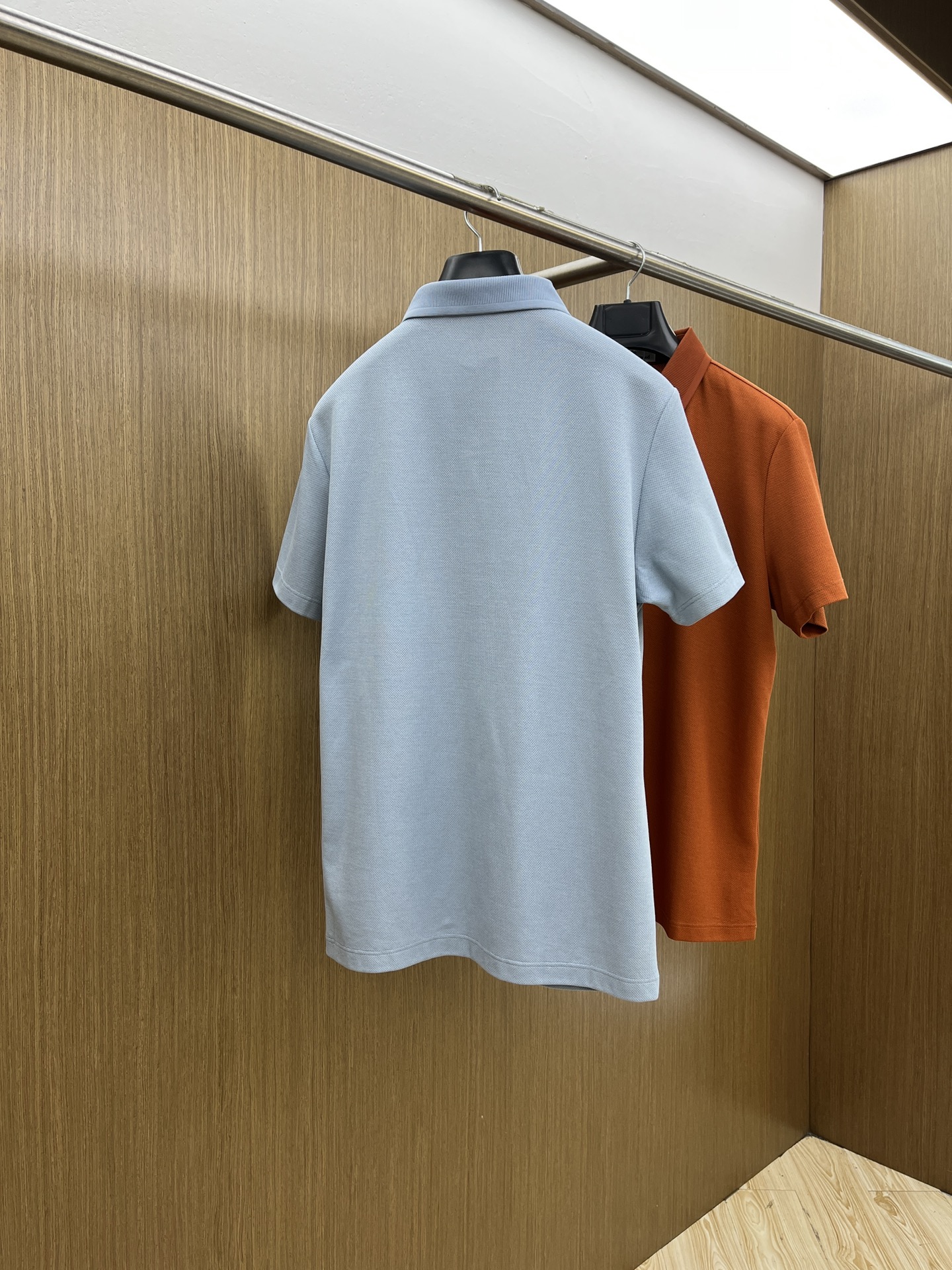 新款 VW 🔥🔥春夏新款男士短袖Polo衫，品牌最新设计元素！既不单调也不复杂,恰到好处的展现品味！客供