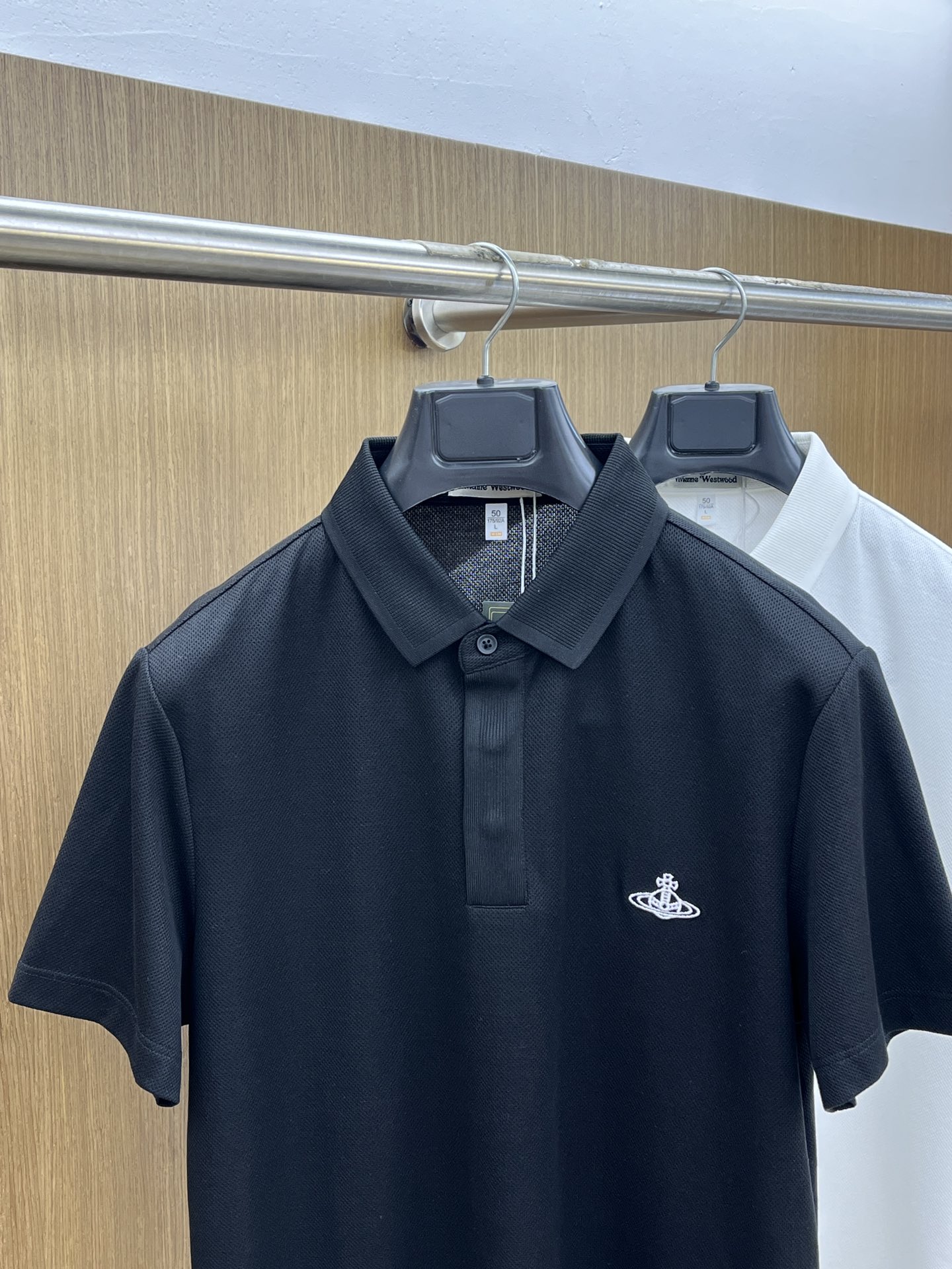 新款 VW 🔥🔥春夏新款男士短袖Polo衫，品牌最新设计元素！既不单调也不复杂,恰到好处的展现品味！客供