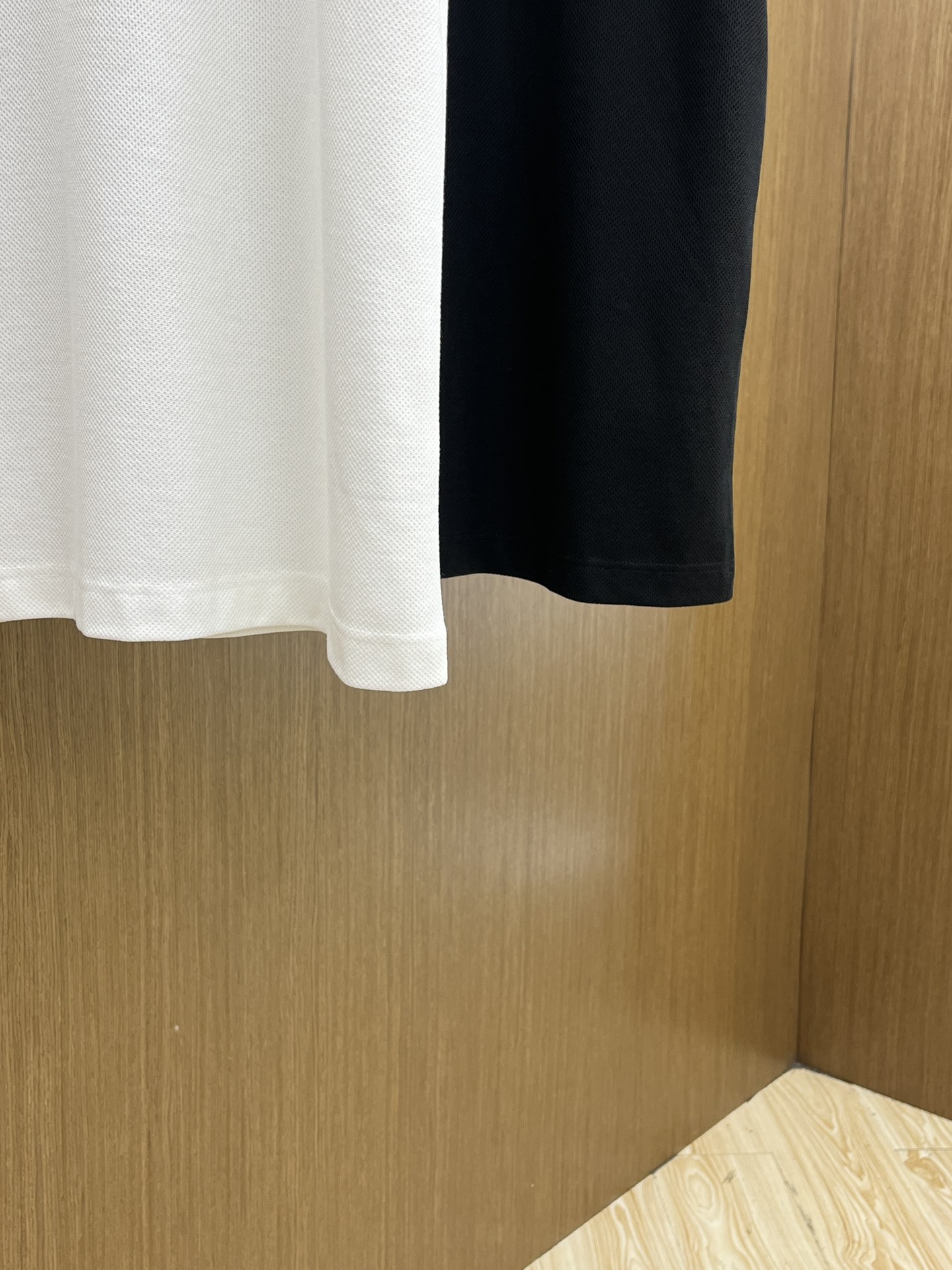 新款 VW 🔥🔥春夏新款男士短袖Polo衫，品牌最新设计元素！既不单调也不复杂,恰到好处的展现品味！客供