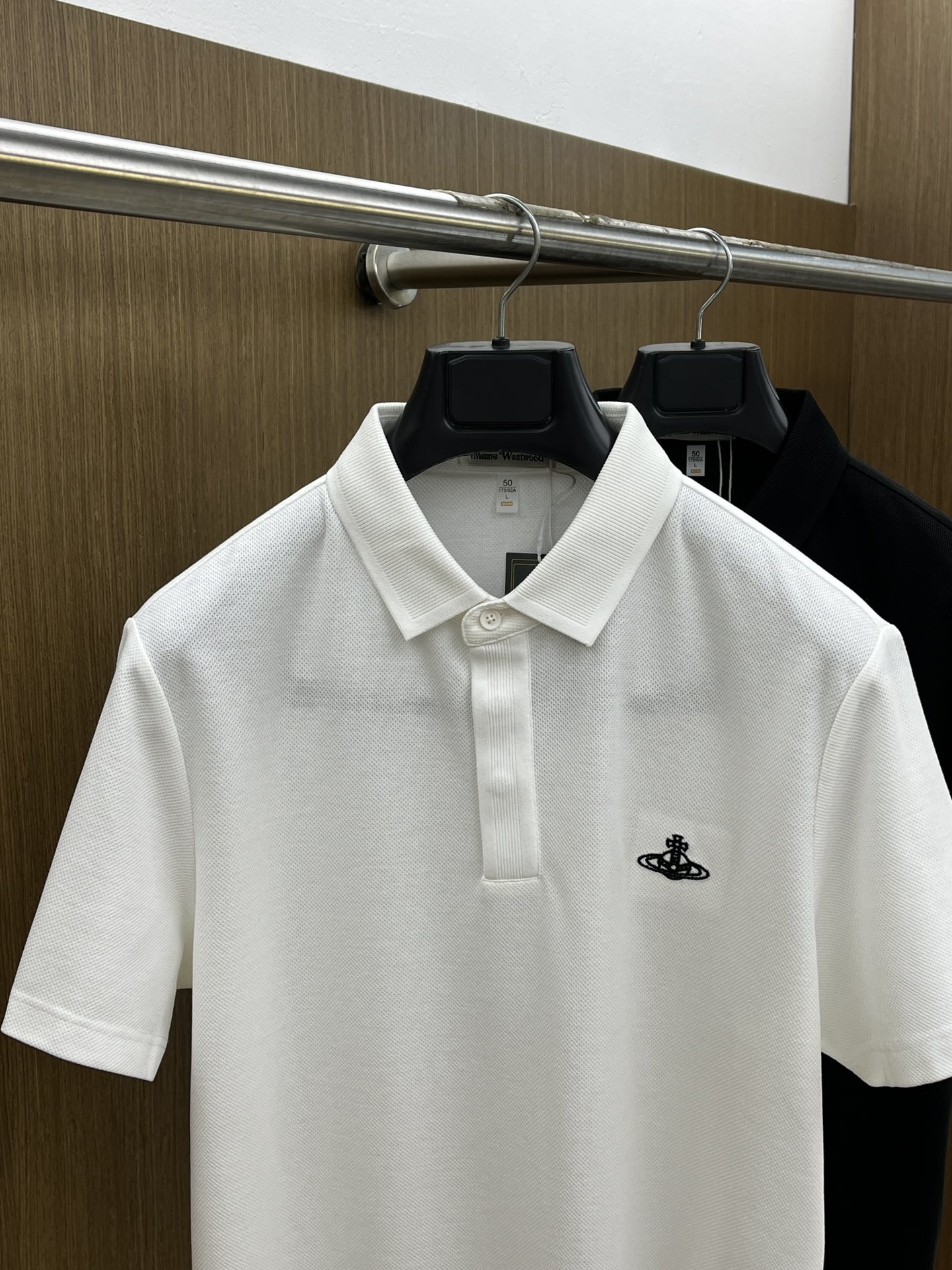 新款 VW 🔥🔥春夏新款男士短袖Polo衫，品牌最新设计元素！既不单调也不复杂,恰到好处的展现品味！客供