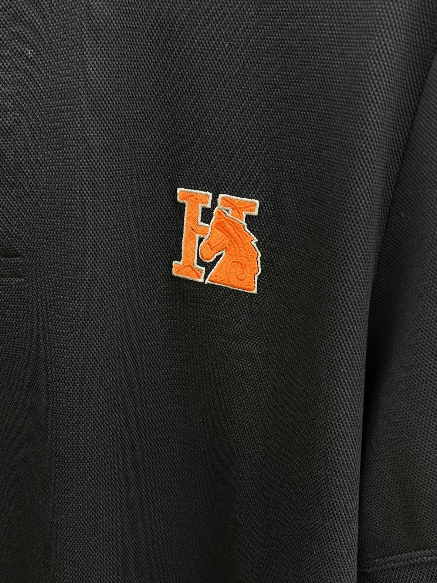 新款 Her 🔥🔥春夏新款男士短袖Polo衫，品牌最新设计元素！既不单调也不复杂,恰到好处的展现品味！客