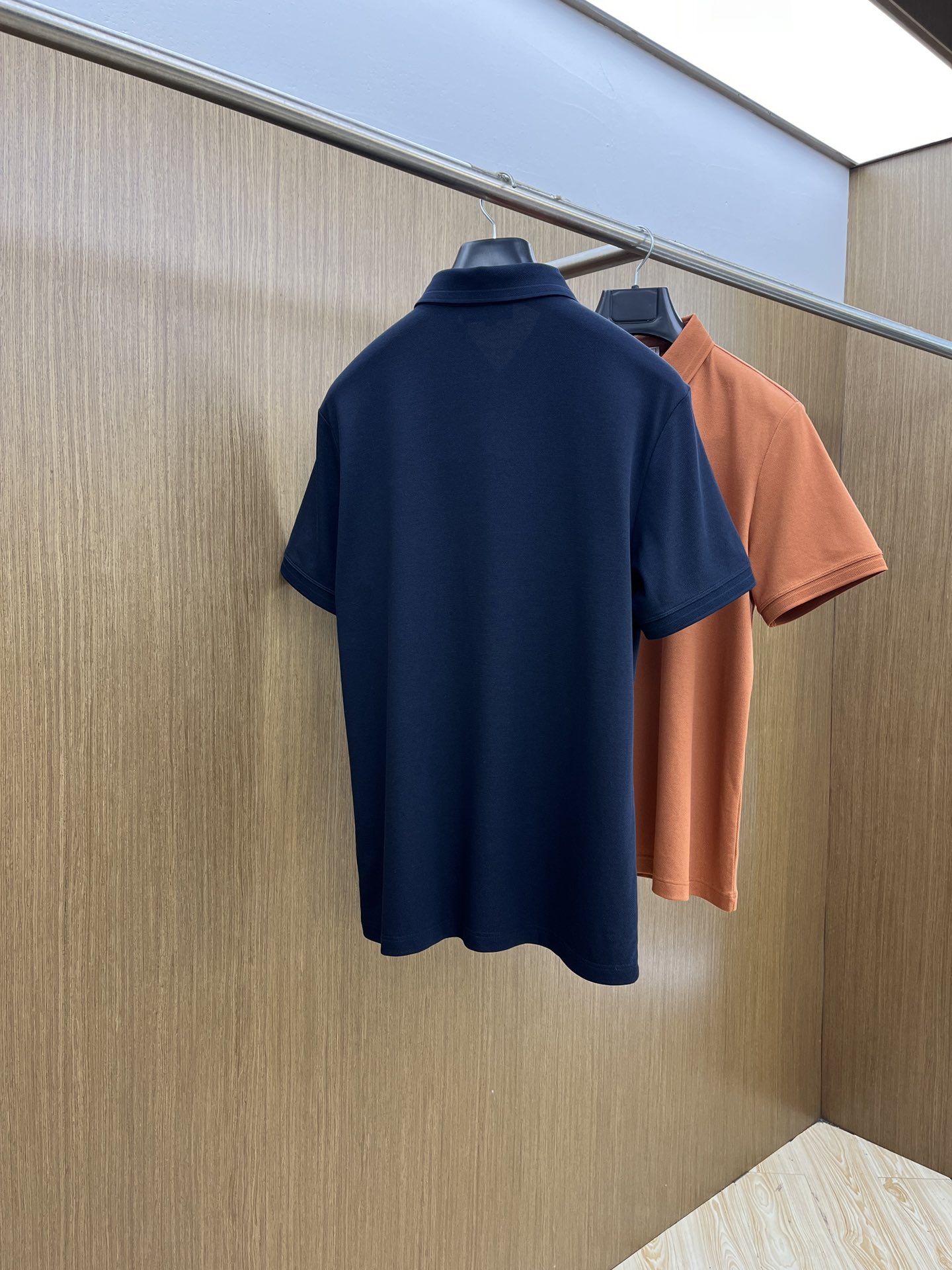 新款 Her 🔥🔥春夏新款男士短袖Polo衫，品牌最新设计元素！既不单调也不复杂,恰到好处的展现品味！客
