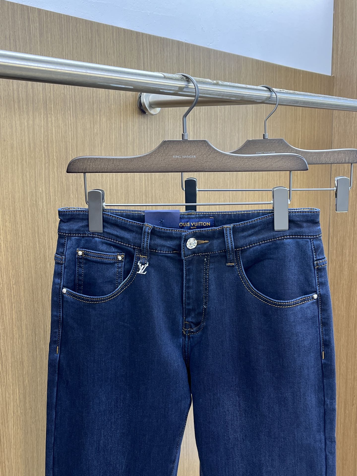 秋冬 LV 🔥🔥高端定制、25SS秋冬最新款牛仔裤 柜台同步发售 进口固色面料 原版定制复刻 客供五金辅