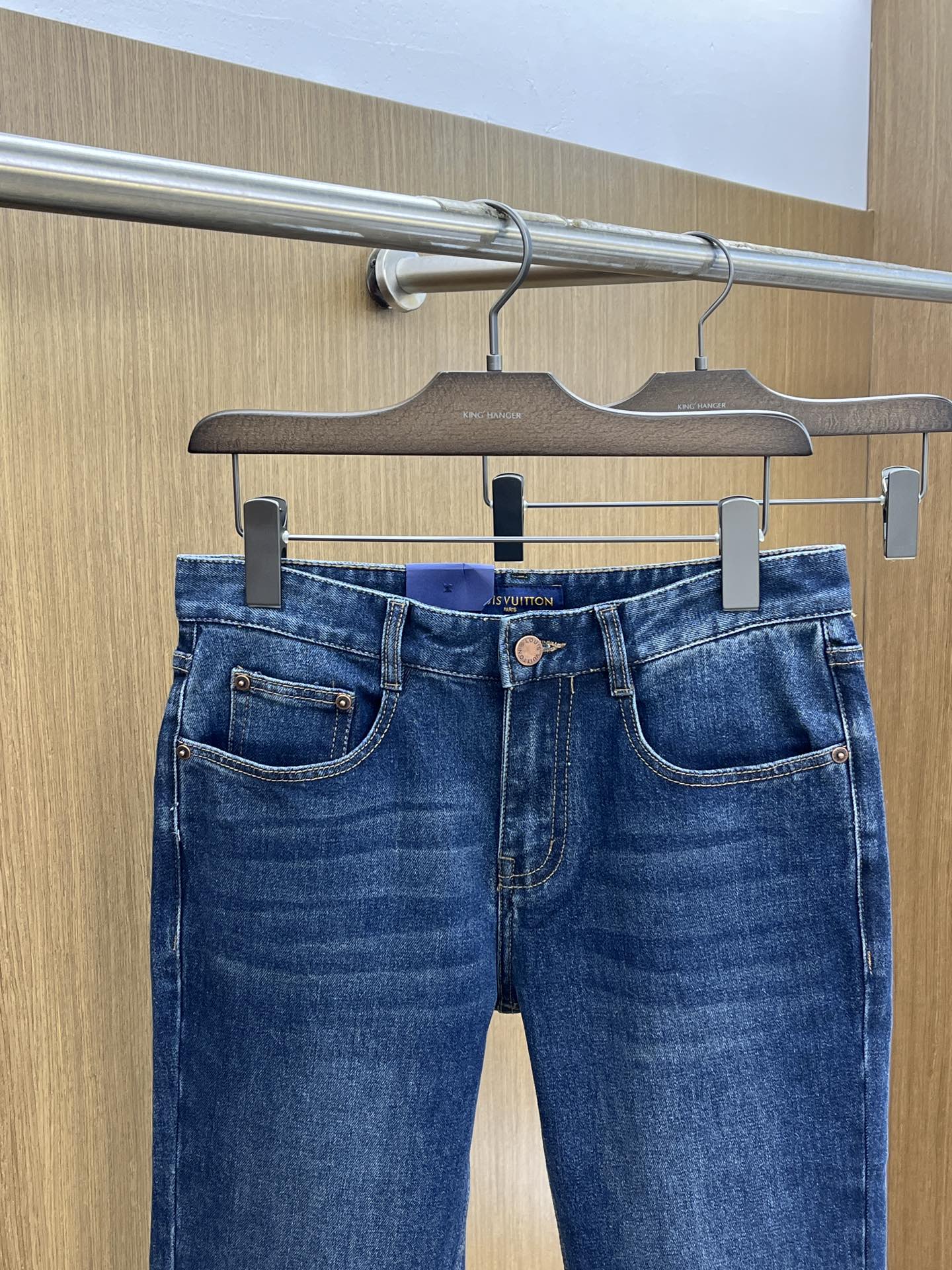 秋冬 LV 🔥🔥高端定制、25SS秋冬最新款牛仔裤 柜台同步发售 进口固色面料 原版定制复刻 客供五金辅