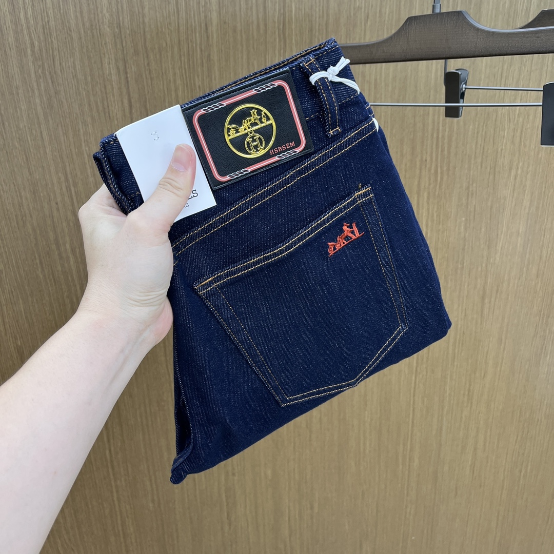 NO:540587,Autumn and Winter HER high-end customization, 25SS autumn and winter latest jeans are available at the counter simultaneously, imported color fixing fabrics, original custom reproduction, customer-supplied hardware and auxiliary materials, original quality, heavy industry washing, fine workmanship and excellent upper body!  Preferred single product produced by fax, number 29-38 without 35.37, jeans, alexander wang19860909秋冬 HER 高端定制、25SS秋冬最新款牛仔裤 柜台同步发售 进口固色面料 原版定制复刻 客供五金辅料 原单品质 重工洗水 做工走线精细 上身绝佳！优选单品 fax出品 码数29-38无35.37,,jeans,alexander wang,Men's clothing