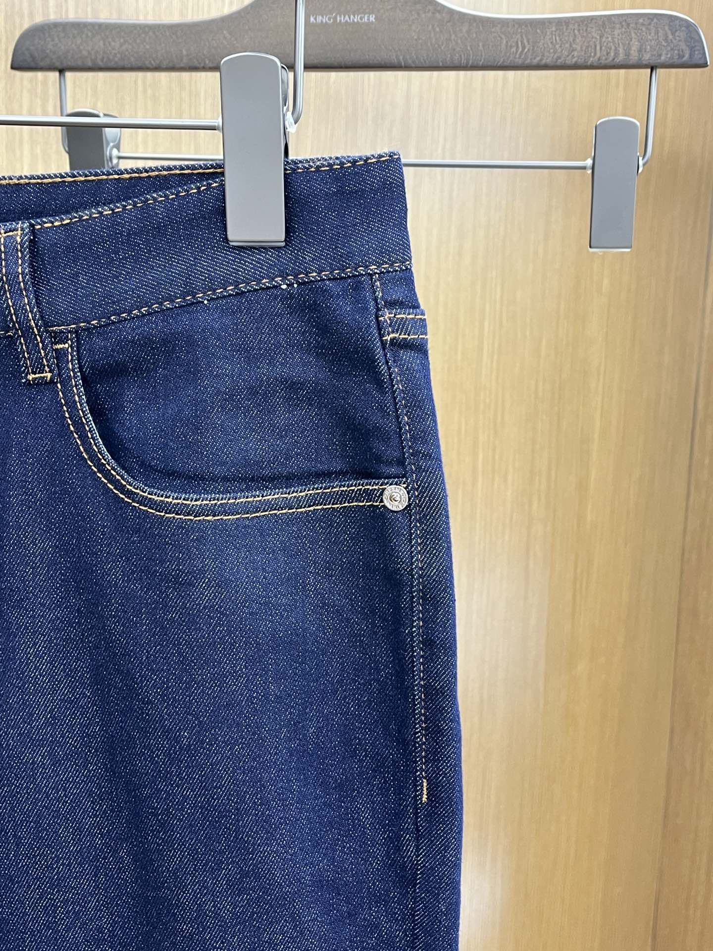 秋冬 HER 🔥🔥高端定制、25SS秋冬最新款牛仔裤 柜台同步发售 进口固色面料 原版定制复刻 客供五金