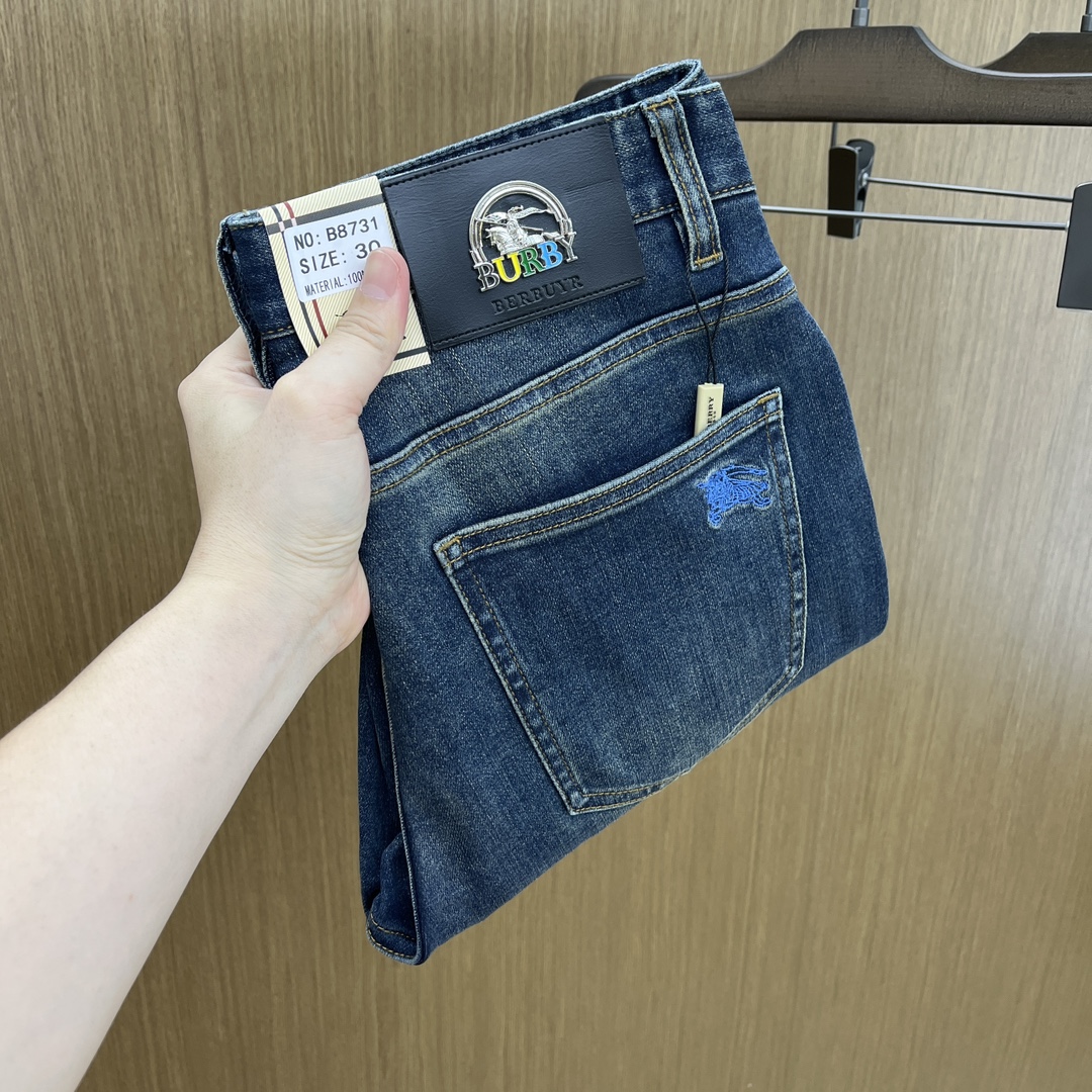 NO:505555,Autumn and Winter BBR high-end customization, 25SS autumn and winter latest jeans are available at the counter simultaneously, imported color fixing fabrics, original custom reproduction, customer-supplied hardware and auxiliary materials, original quality, heavy industry washing, fine workmanship and excellent upper body!  Preferred single product produced by fax, number 29-38 without 35.37, jeans, alexander wang19860909秋冬 BBR 高端定制、25SS秋冬最新款牛仔裤 柜台同步发售 进口固色面料 原版定制复刻 客供五金辅料 原单品质 重工洗水 做工走线精细 上身绝佳！优选单品 fax出品 码数29-38无35.37,,jeans,alexander wang,Men's clothing