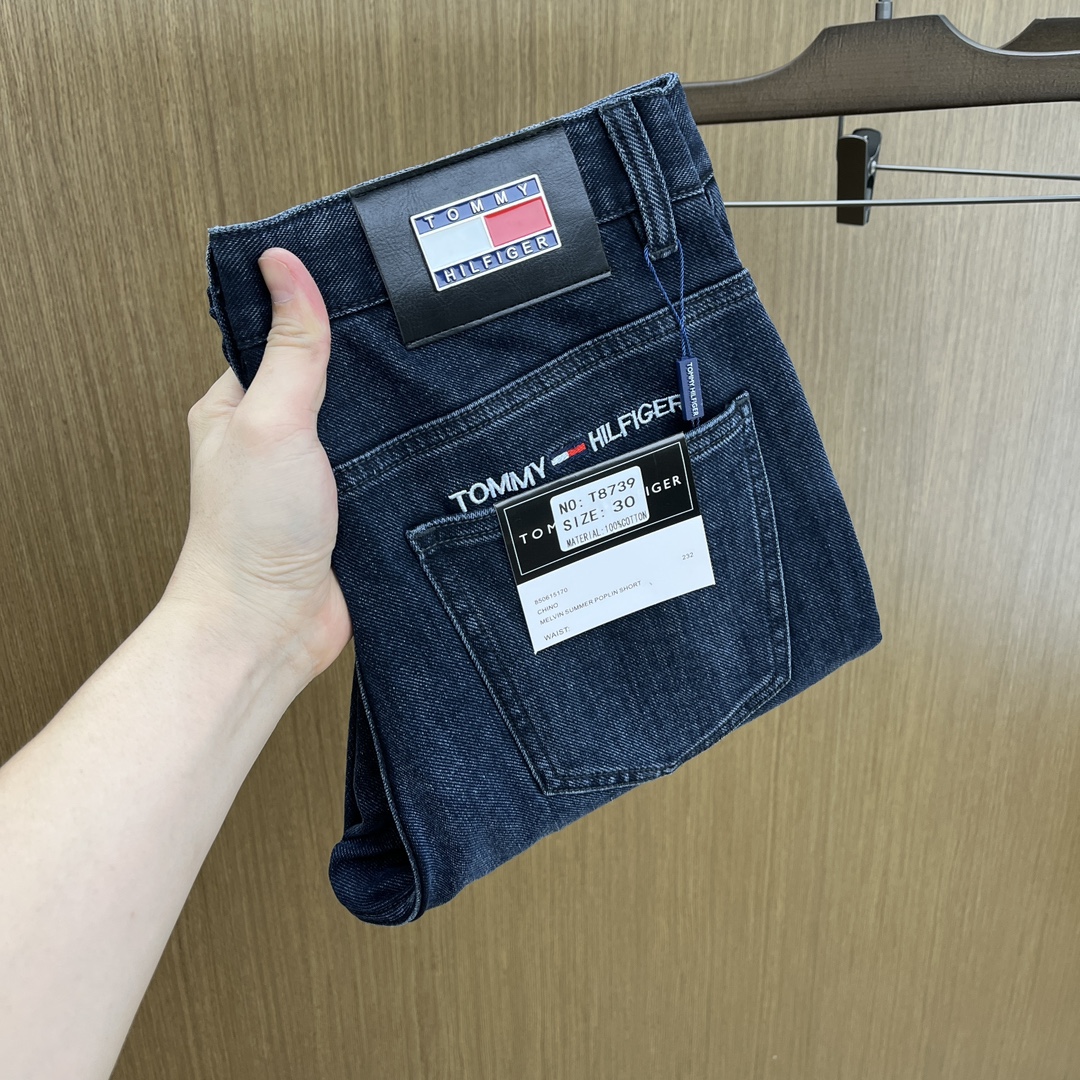 NO:505564,Autumn and Winter TM high-end customization, 25SS autumn and winter latest jeans are released simultaneously on the counter. Imported color fixing fabrics. Original custom reproduction. Customer-supplied hardware and auxiliary materials. Original quality. Heavy industry washing. Fine workmanship and excellent upper body!  Preferred single product produced by fax, number 29-38 without 35.37, jeans, alexander wang19860909秋冬 TM高端定制、25SS秋冬最新款牛仔裤 柜台同步发售 进口固色面料 原版定制复刻 客供五金辅料 原单品质 重工洗水 做工走线精细 上身绝佳！优选单品 fax出品 码数29-38无35.37,,jeans,alexander wang,Men's clothing