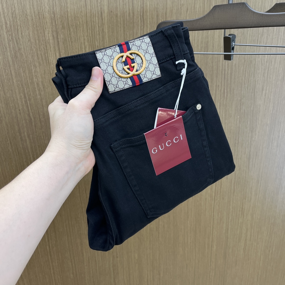 NO:505566,Autumn and Winter Guc high-end customization, 25SS autumn and winter latest jeans are available at the counter simultaneously, imported color fixing fabrics, original custom reproduction, customer-supplied hardware and auxiliary materials, original quality, heavy industry washing, fine workmanship and excellent upper body!  Preferred single product produced by fax, number 29-38 without 35.37, gucci, jeans, alexander wang19860909秋冬 Guc 高端定制、25SS秋冬最新款牛仔裤 柜台同步发售 进口固色面料 原版定制复刻 客供五金辅料 原单品质 重工洗水 做工走线精细 上身绝佳！优选单品 fax出品 码数29-38无35.37,,gucci,jeans,alexander wang,Men's clothing