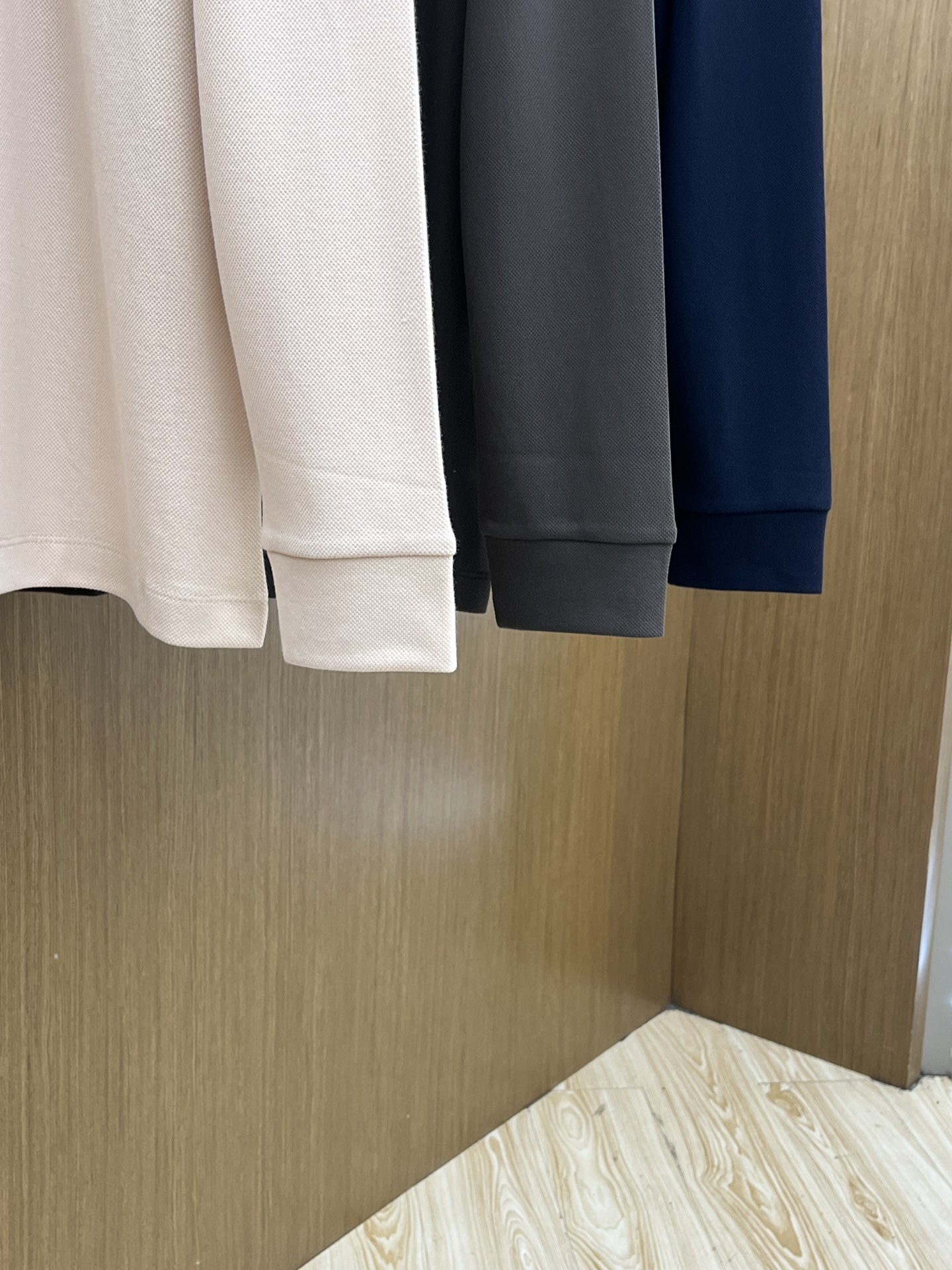 秋冬 AJ 🔥🔥秋冬新款男士标识短袖Polo衫，延续经典商务休闲翻领POLO恤.该款Polo衫采用丝光双