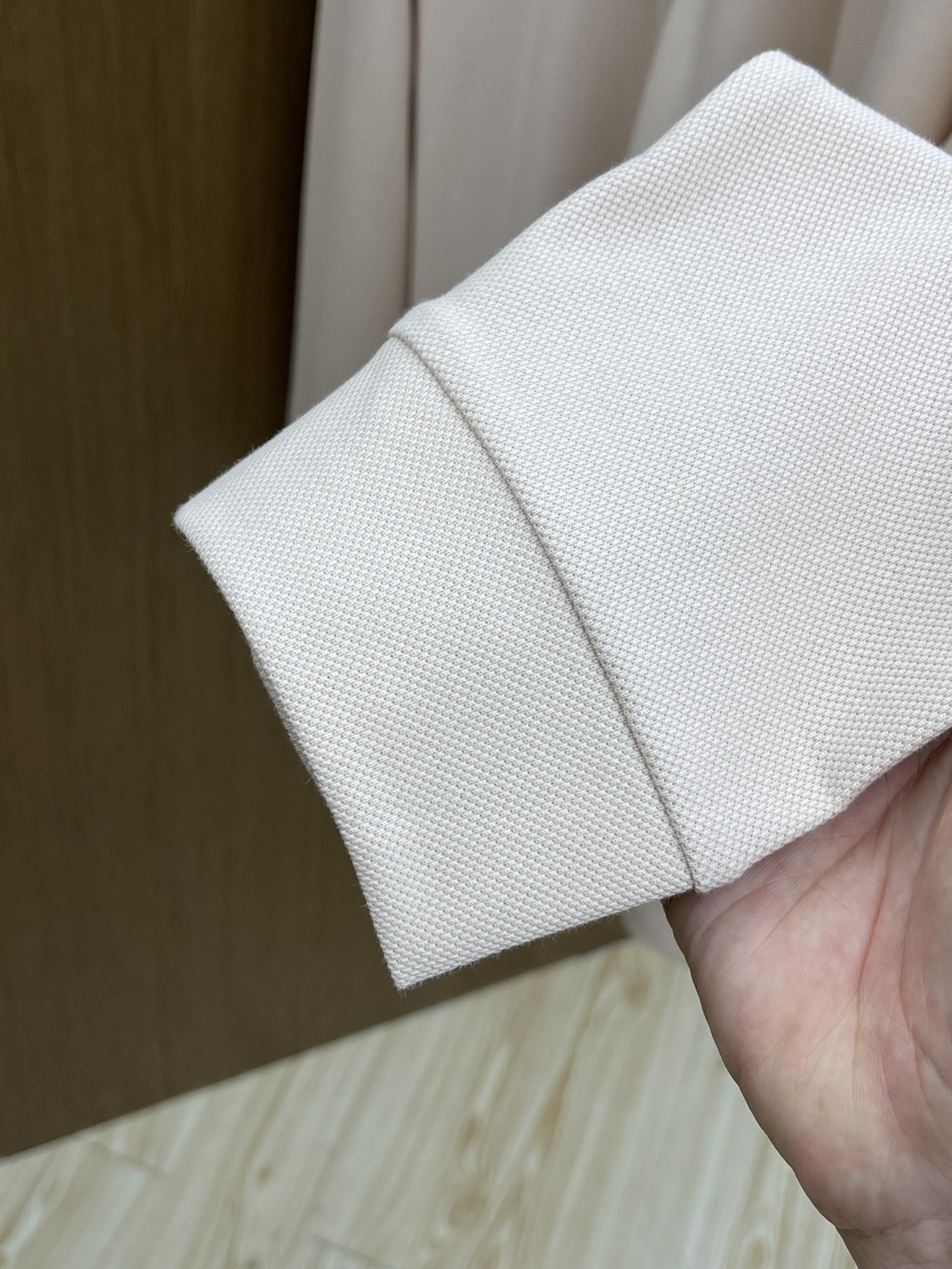 秋冬 AJ 🔥🔥秋冬新款男士标识短袖Polo衫，延续经典商务休闲翻领POLO恤.该款Polo衫采用丝光双